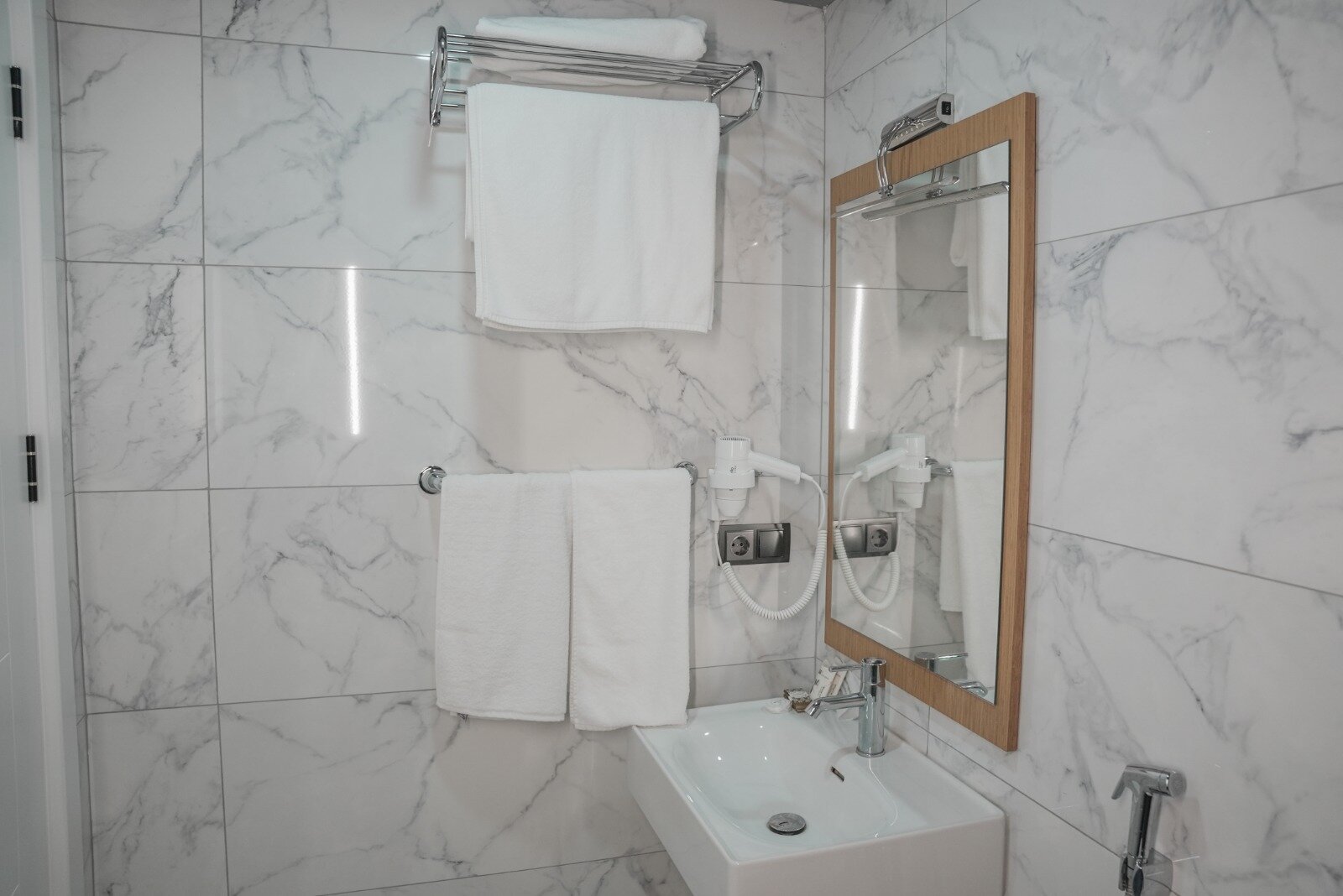 Honeymoon Suite