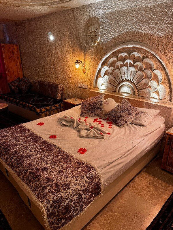 Queen Cave Balayı Odası (Jakuzili)
