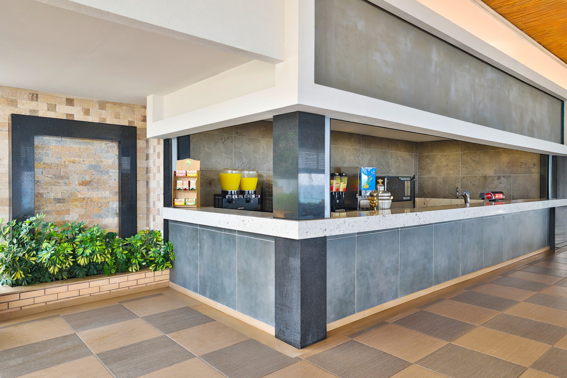 Crystal Admiral Resort Suites & Spa