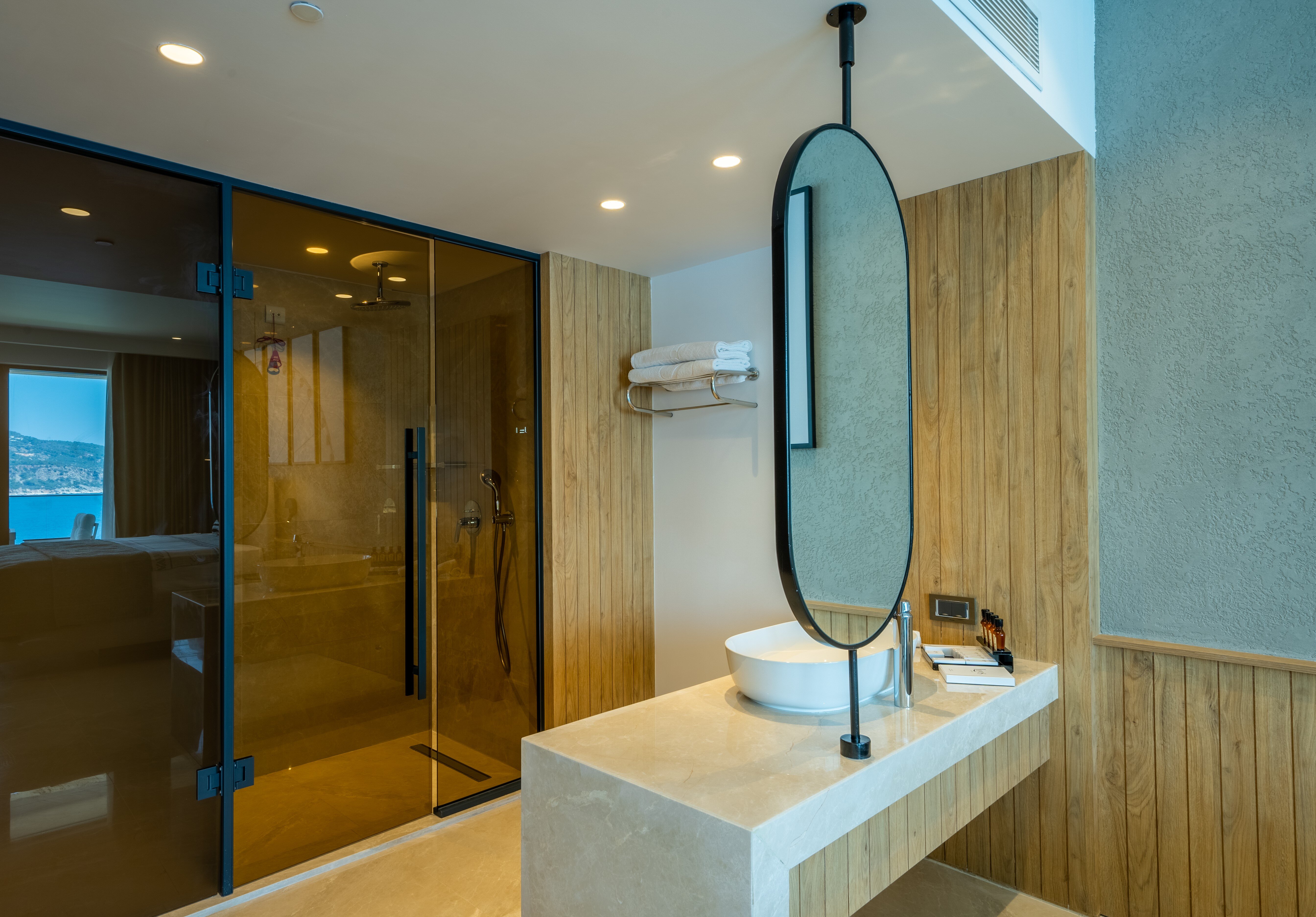 Lures Hotel Adults Only +16