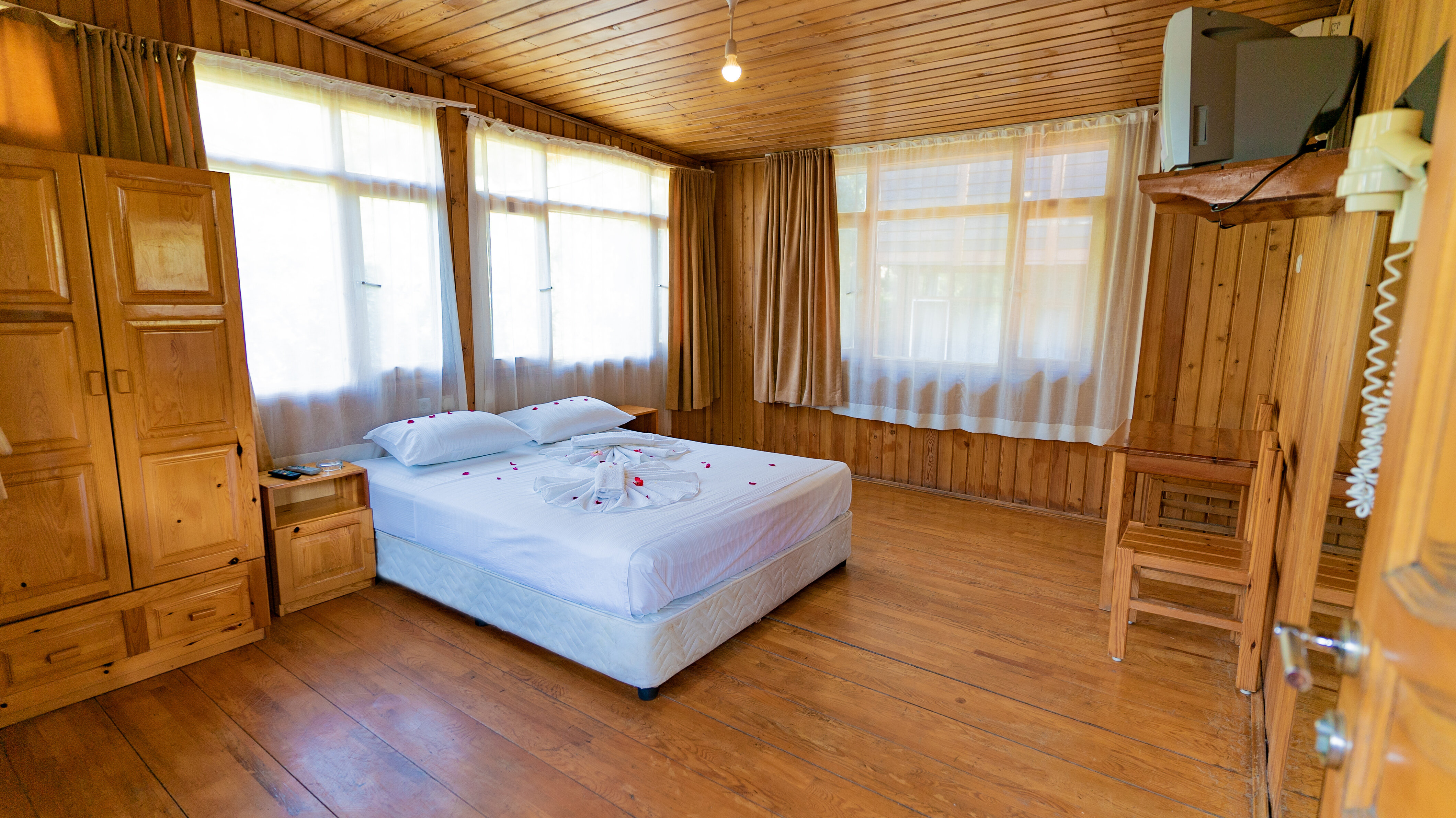 Türkmen Ağaç Evleri Rezervasyon