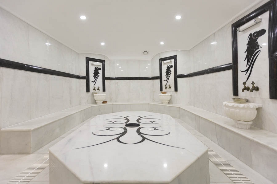 Whiteline Boutique Hotel