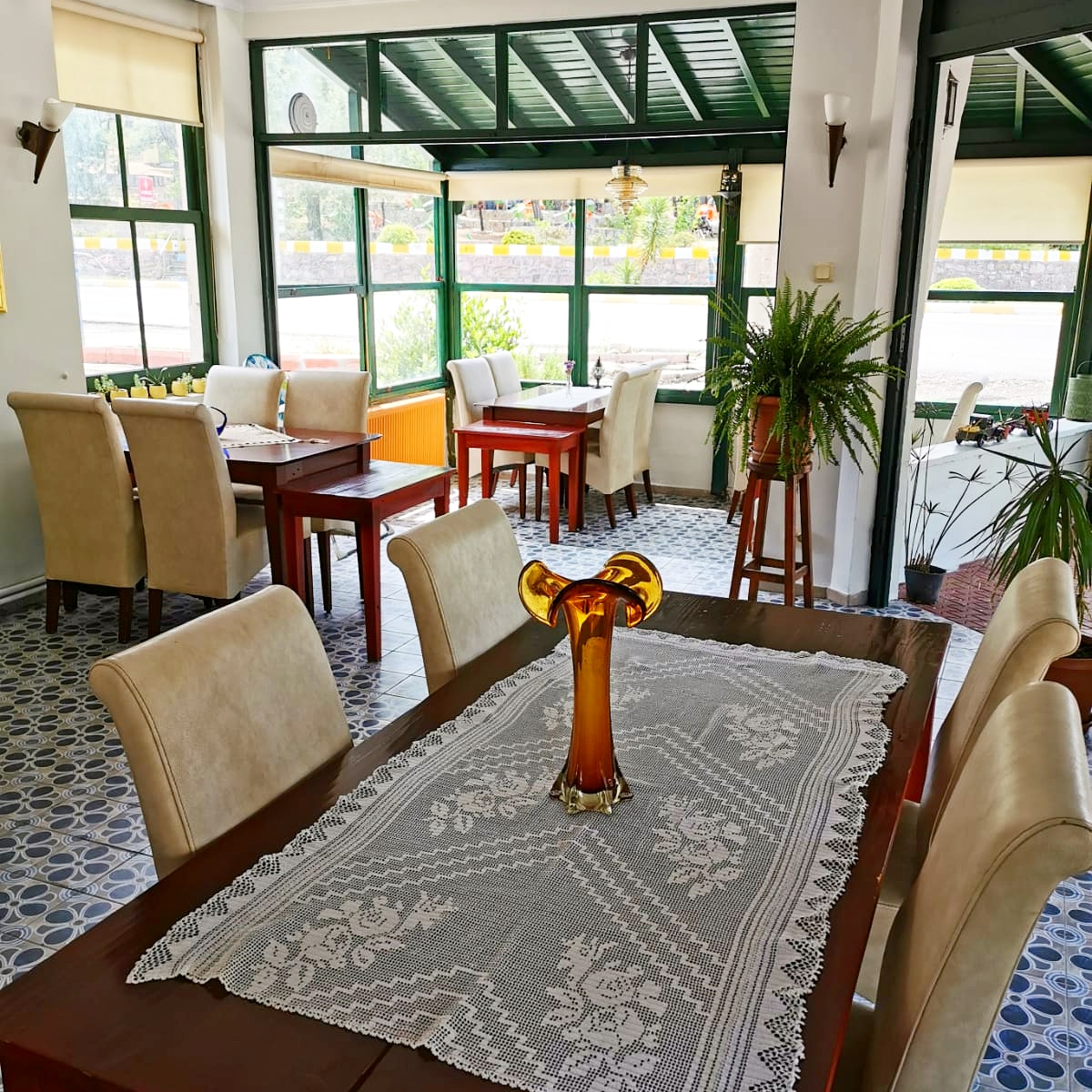 Menekşe Hotel
