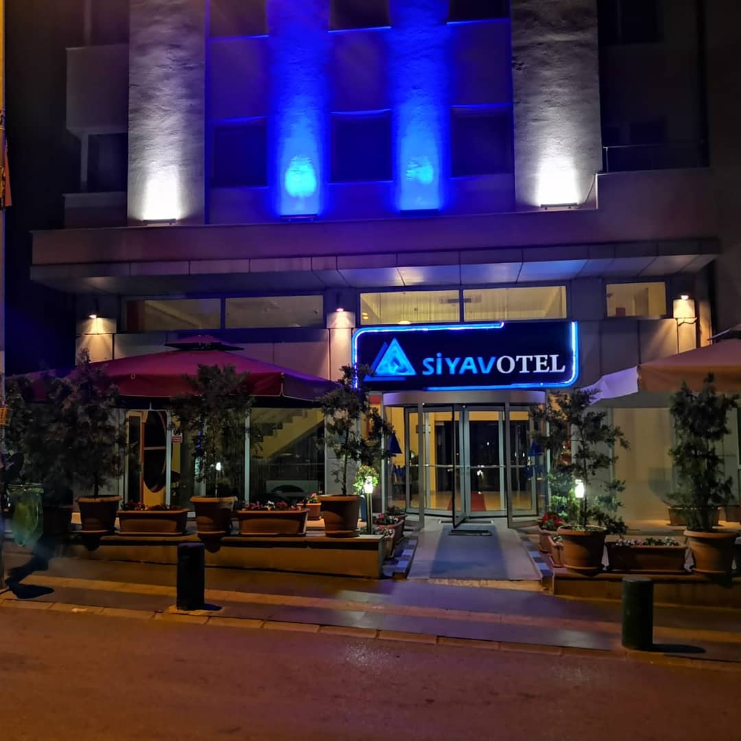 Siyav Otel