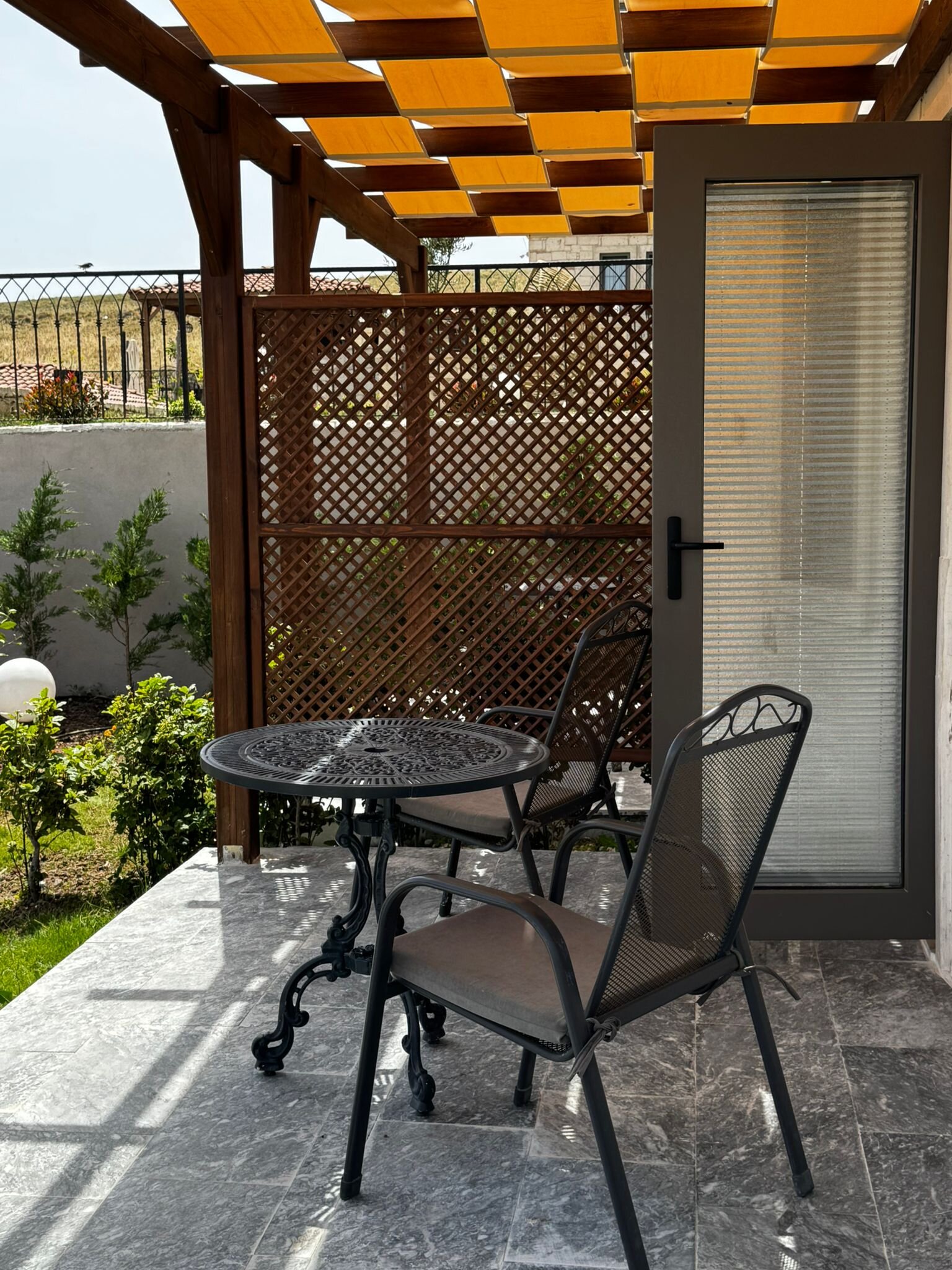Deniz Manzaralı Verandalı Suit Oda