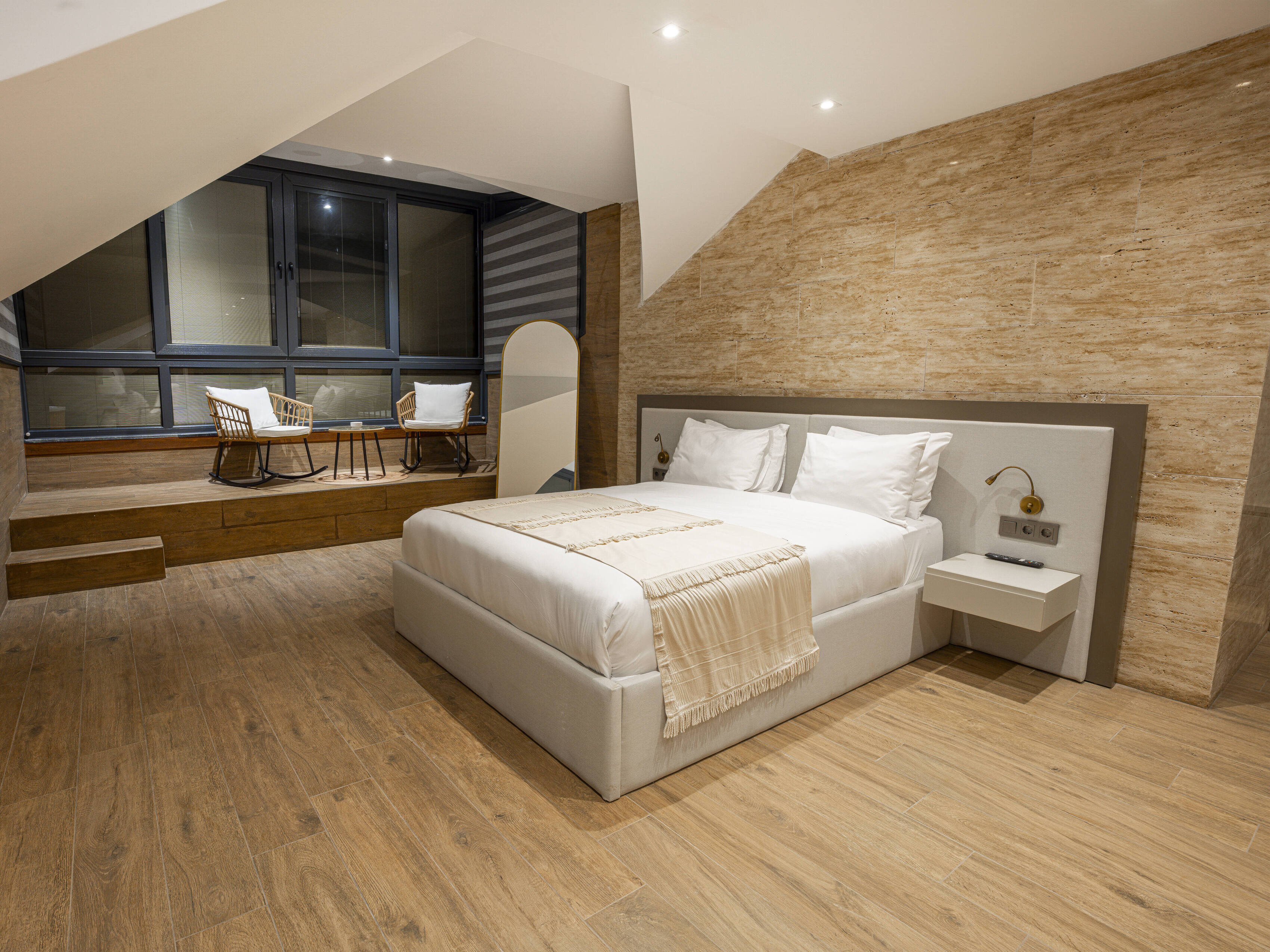 Roof Town Suite