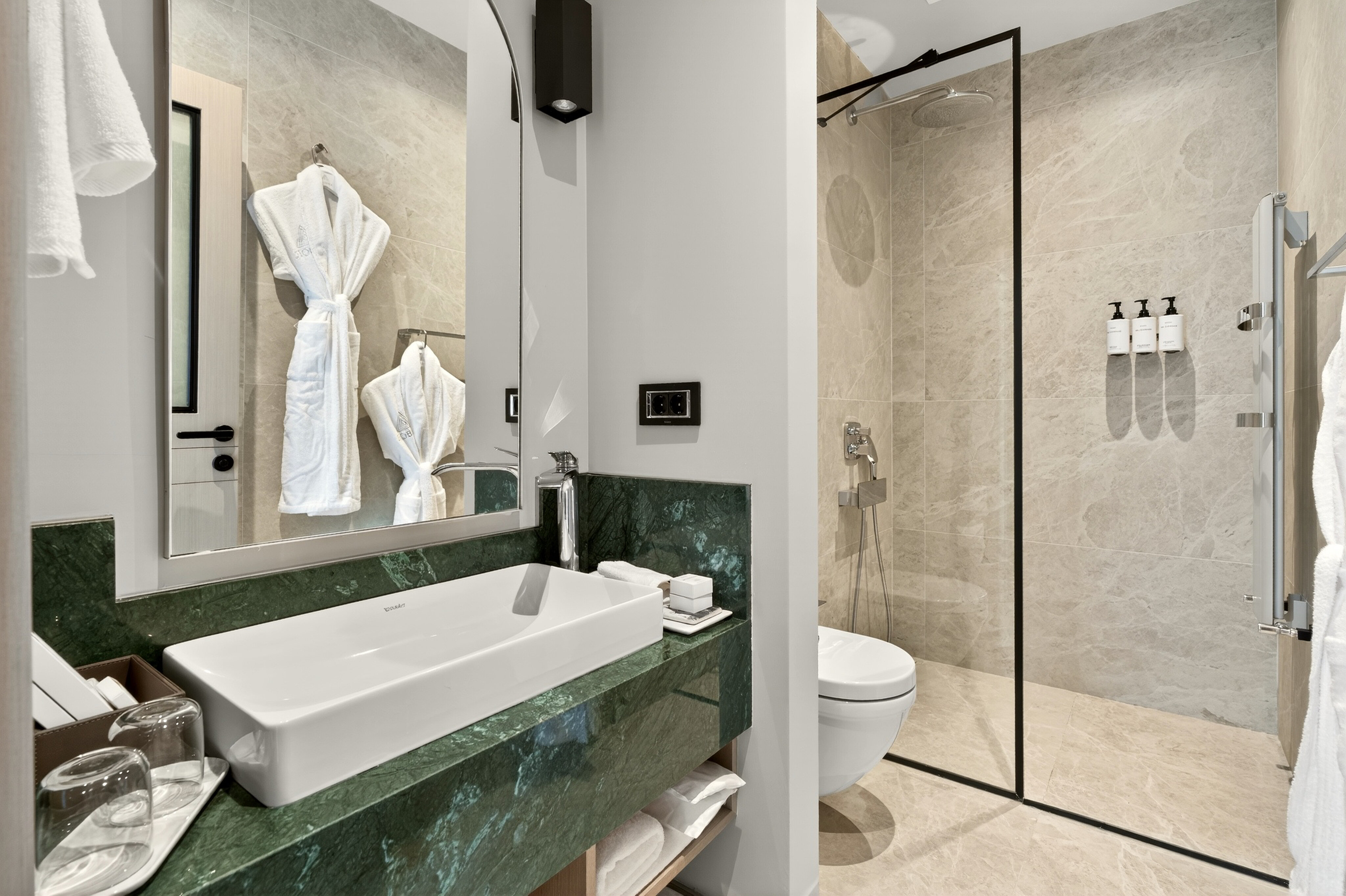 Deluxe King Suites