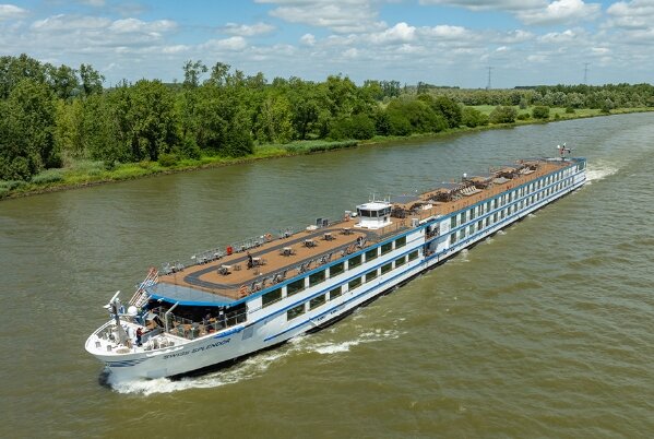 Swiss Splendor ile Tuna Nehri