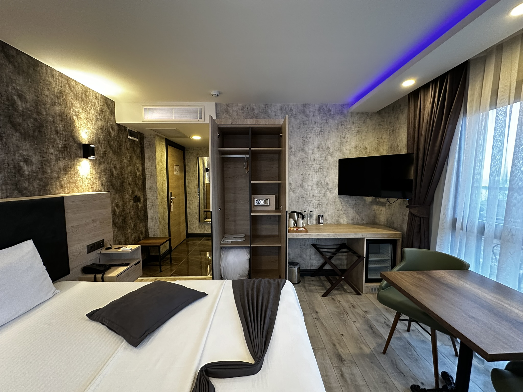 Avni Bey Otel