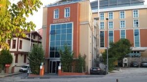 Wes Hotel · 3