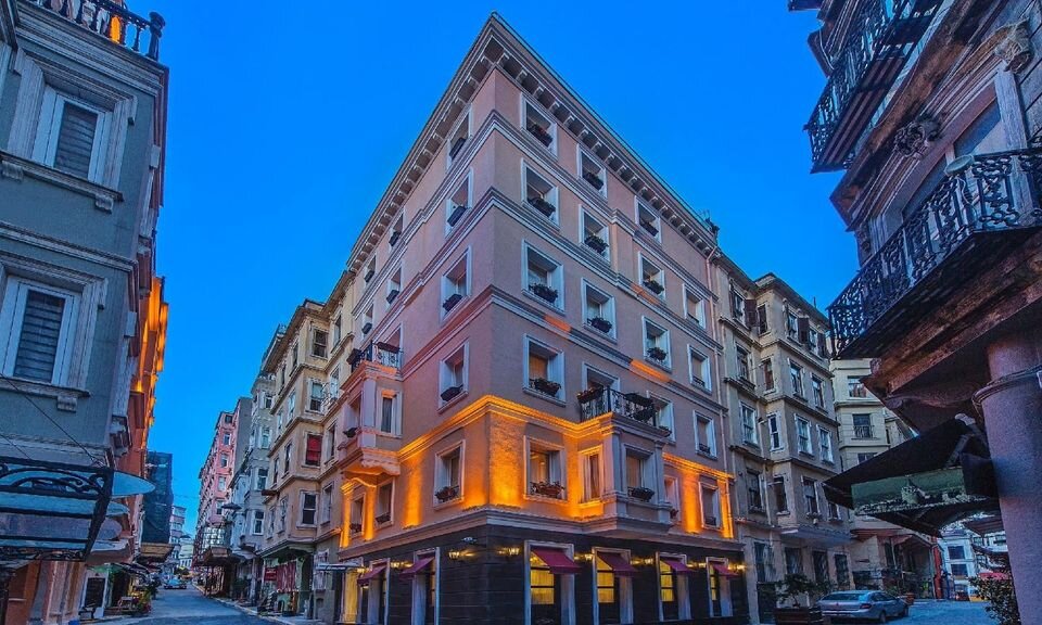 Meroddi Pera Flats