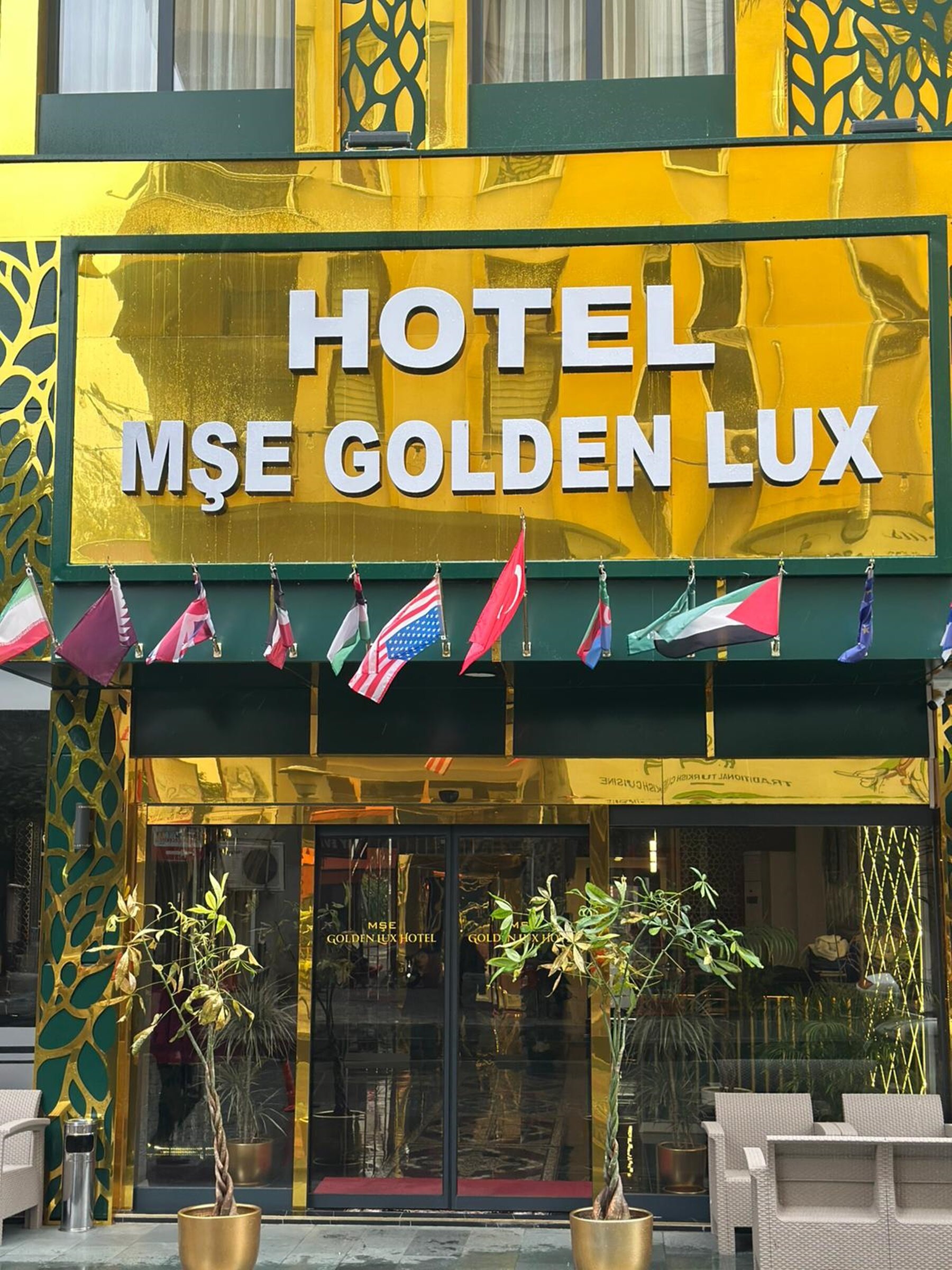 Mşe Golden Lux Hotel