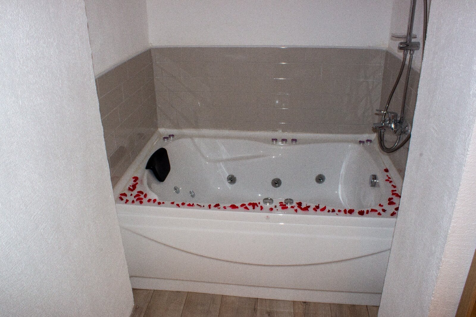 Aloha Suites Mediterranean · 80