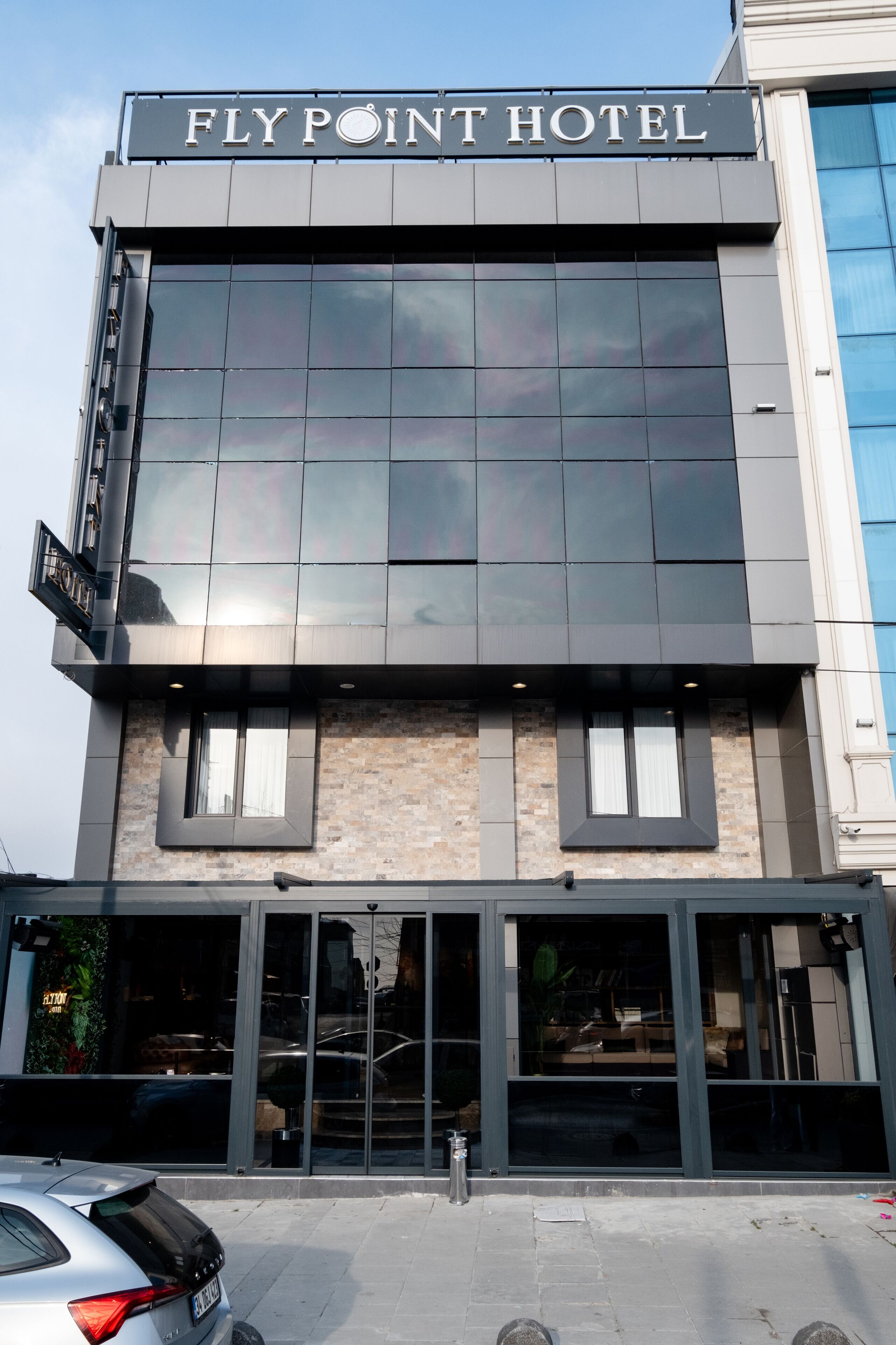 Fly Point Hotel