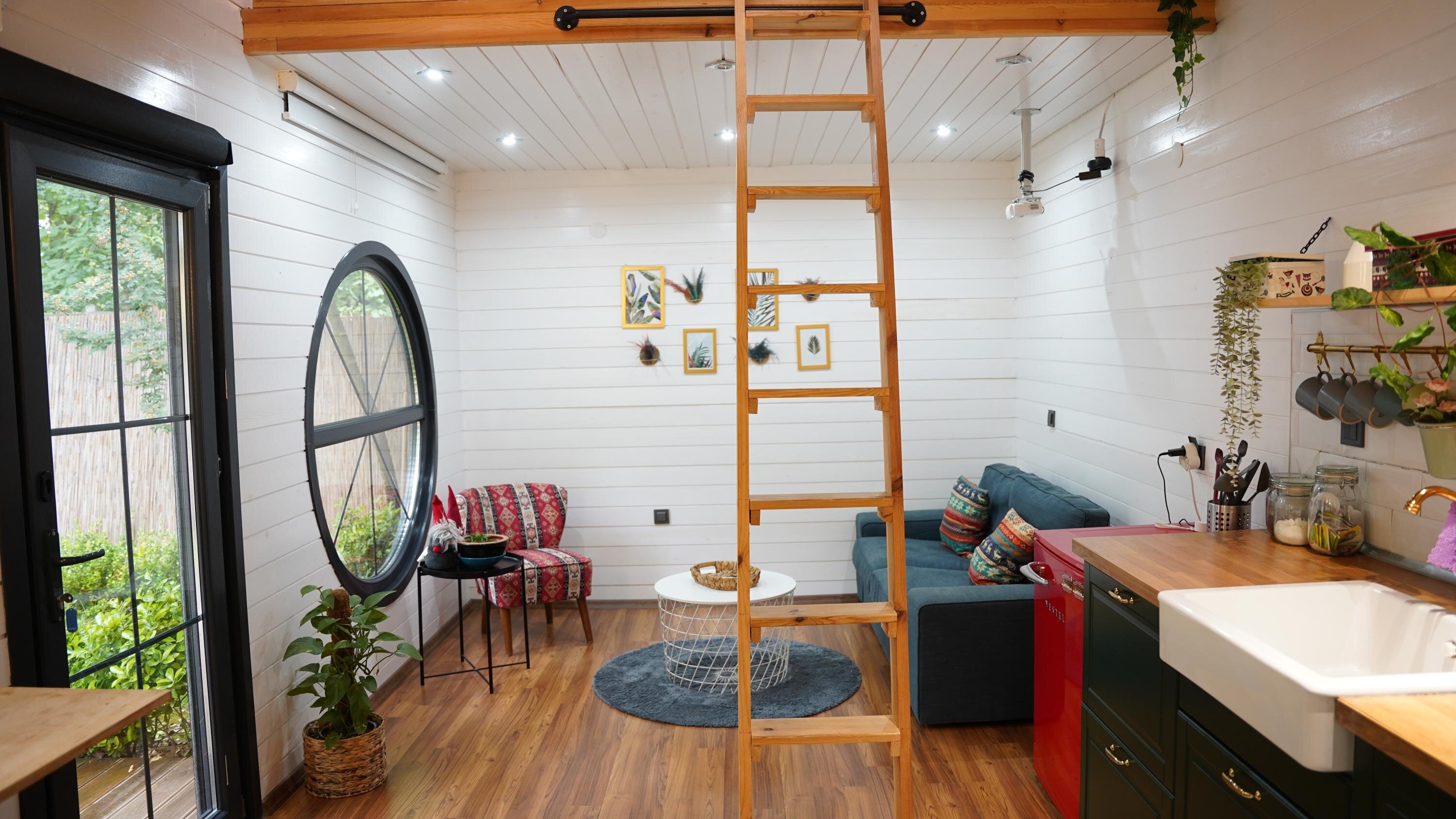 Pentalow Cabin · 13