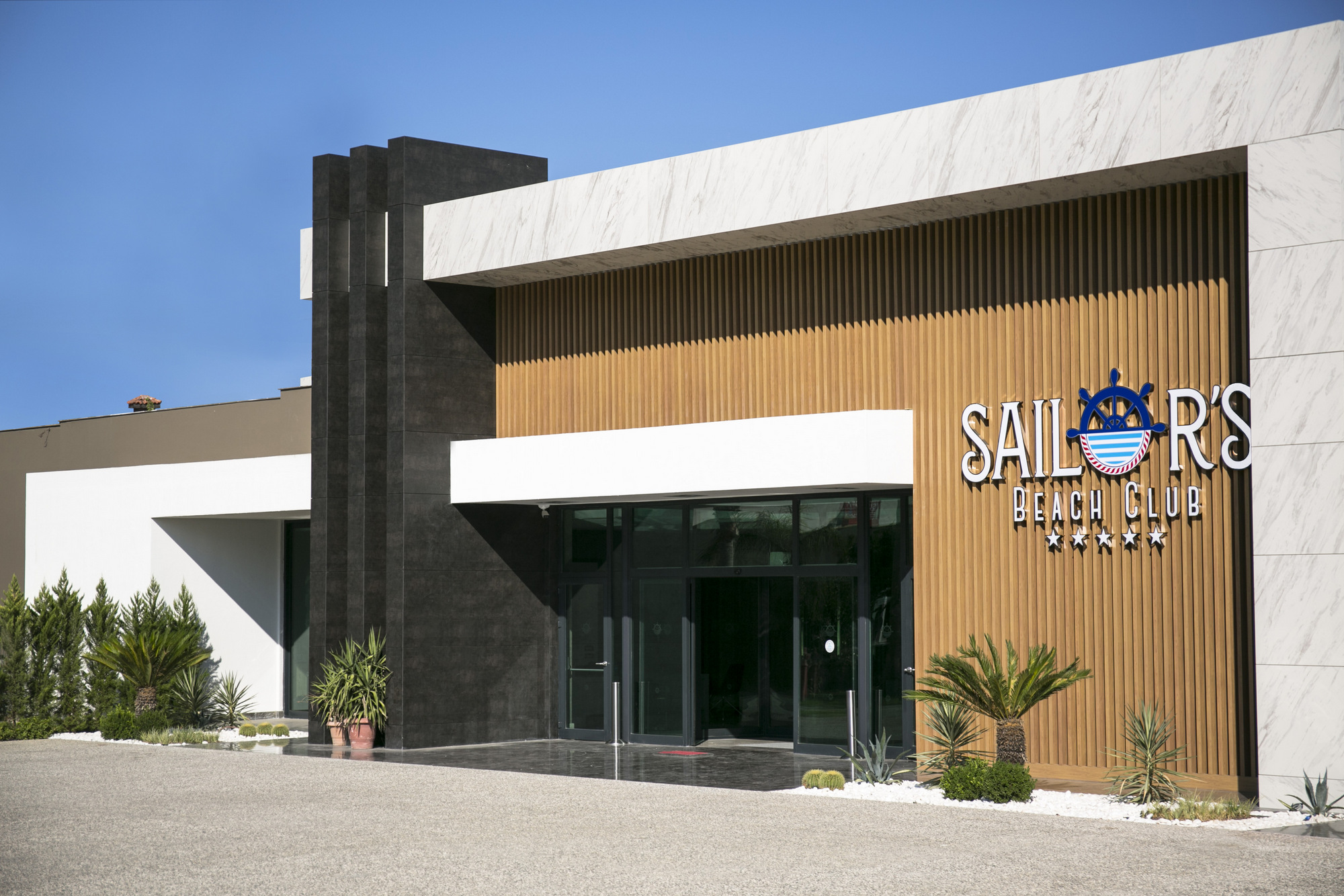Sailor's Beach Club
