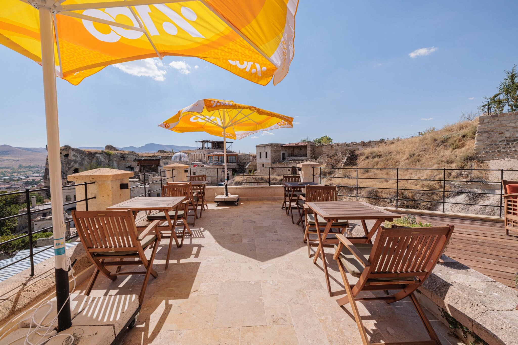 Canyon Cave Hotel