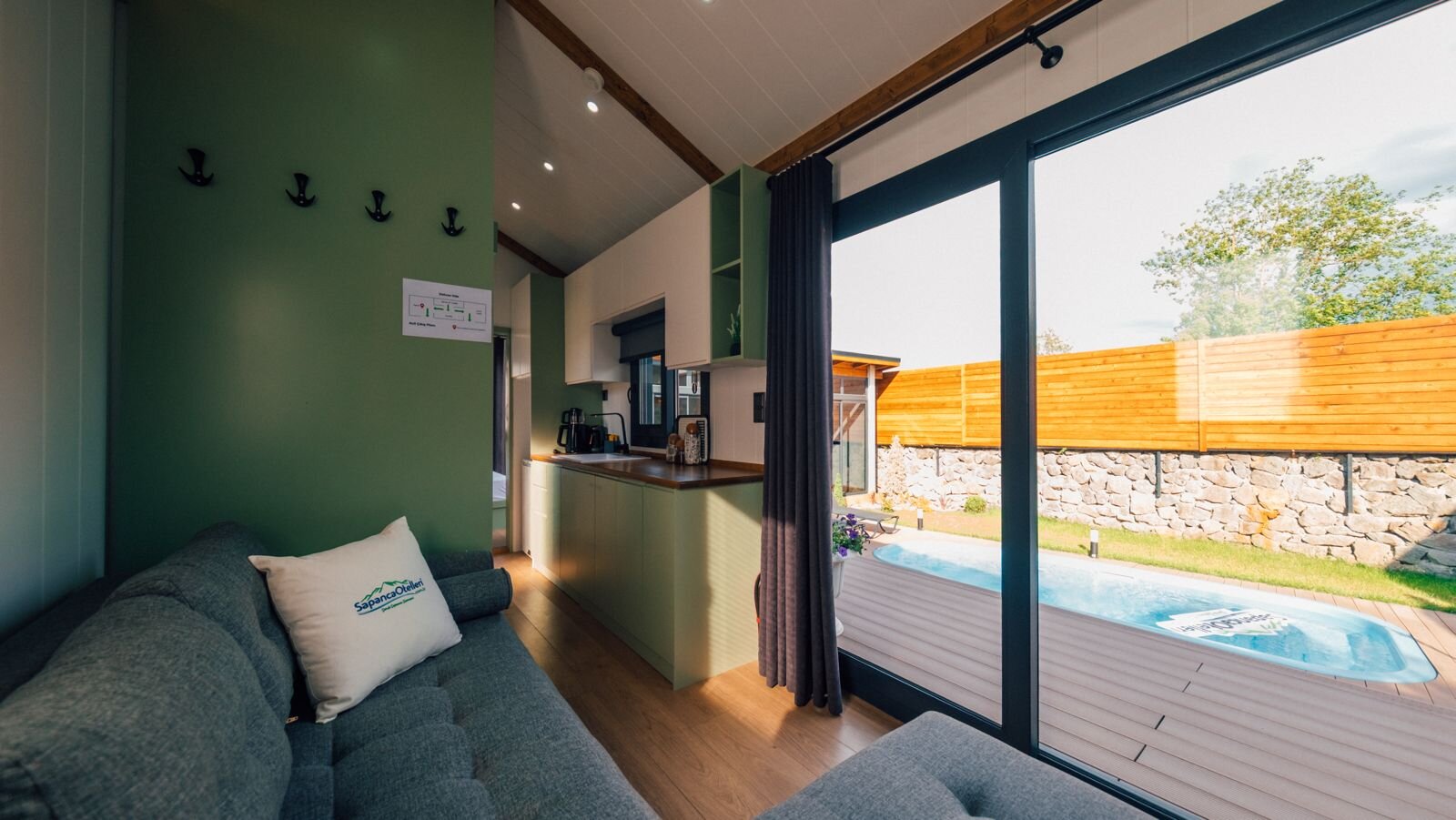 Deluxe Bungalov (Jakuzili, Isıtmalı Havuzlu)