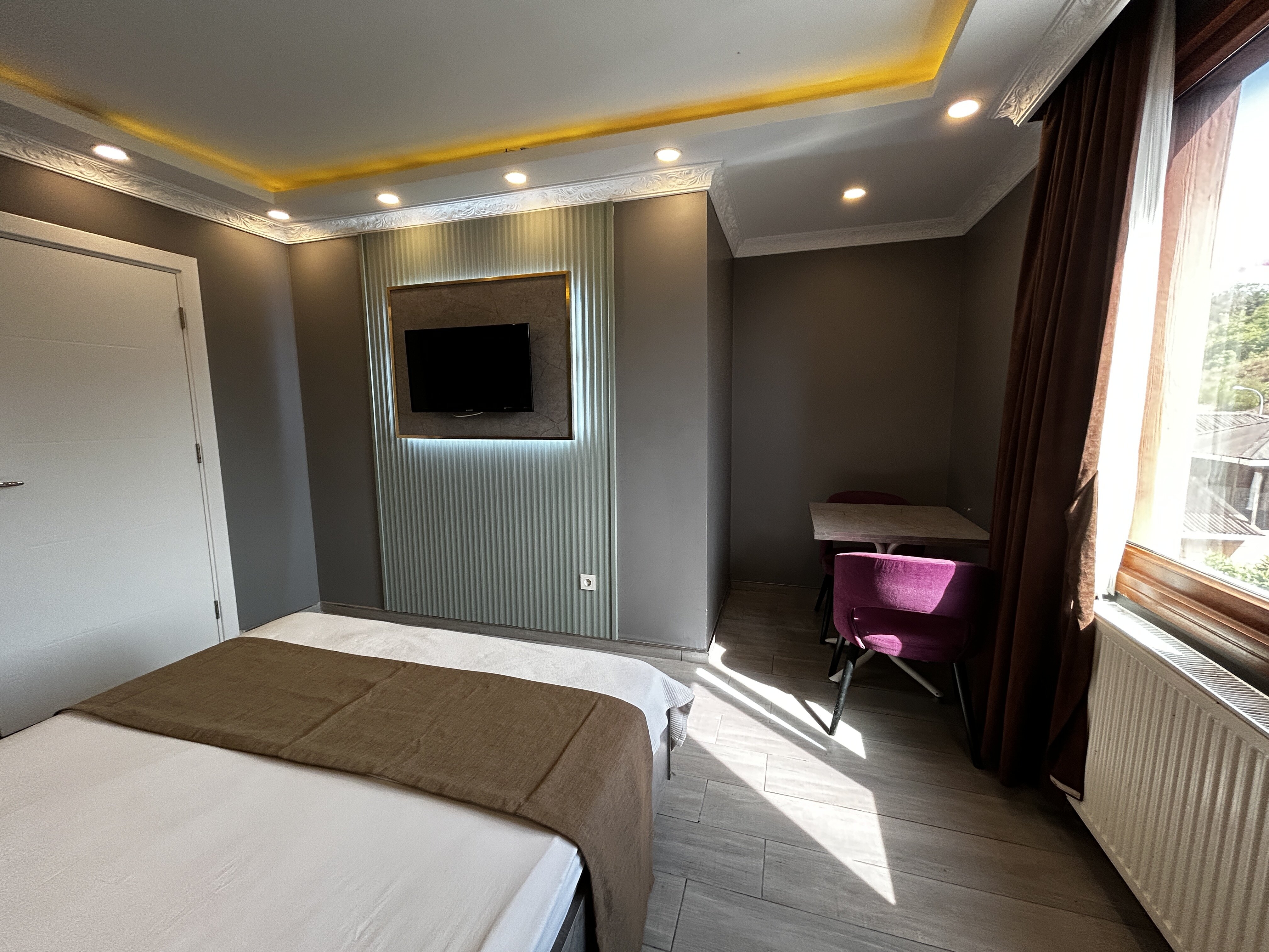 Quard Room