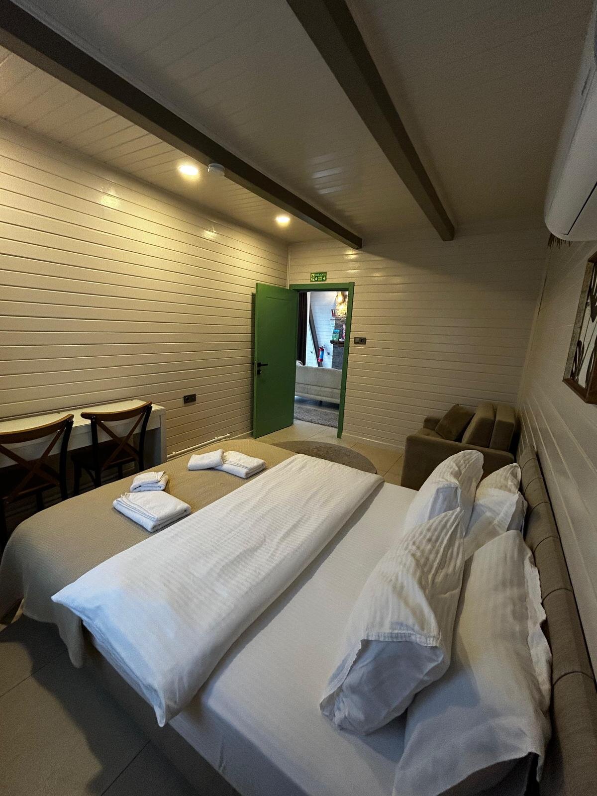 Bungarella Deluxe Bungalows · 12