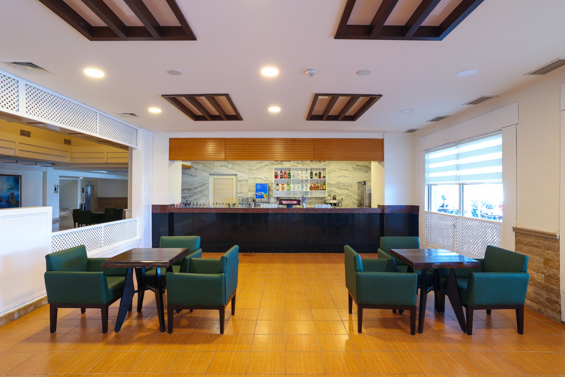 Crystal Admiral Resort Suites & Spa