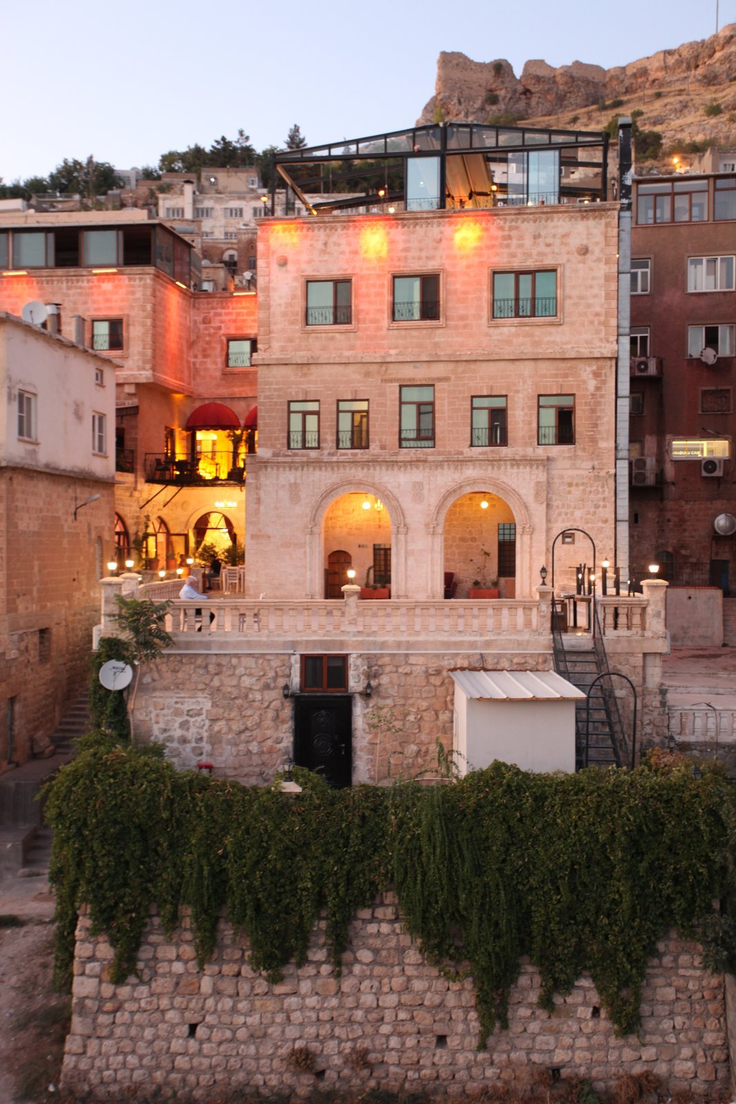 Tuğhan Hotel