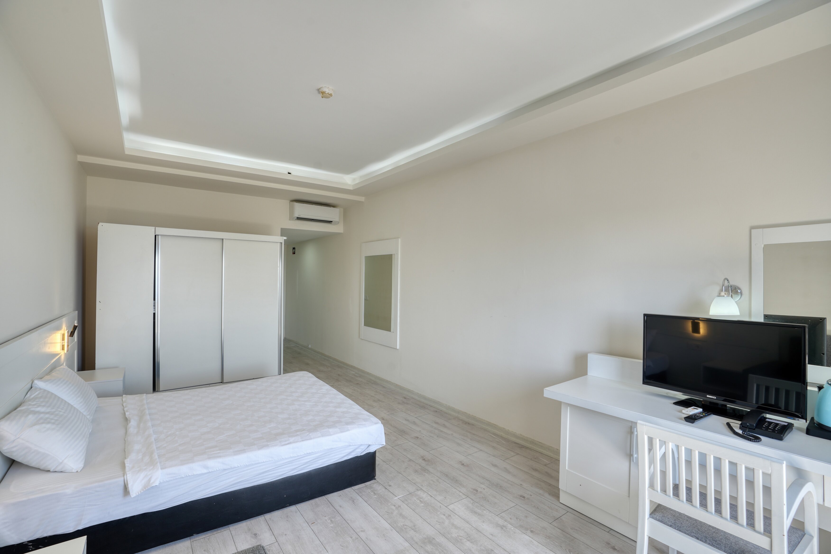 Deniz Manzaralı Club Odası