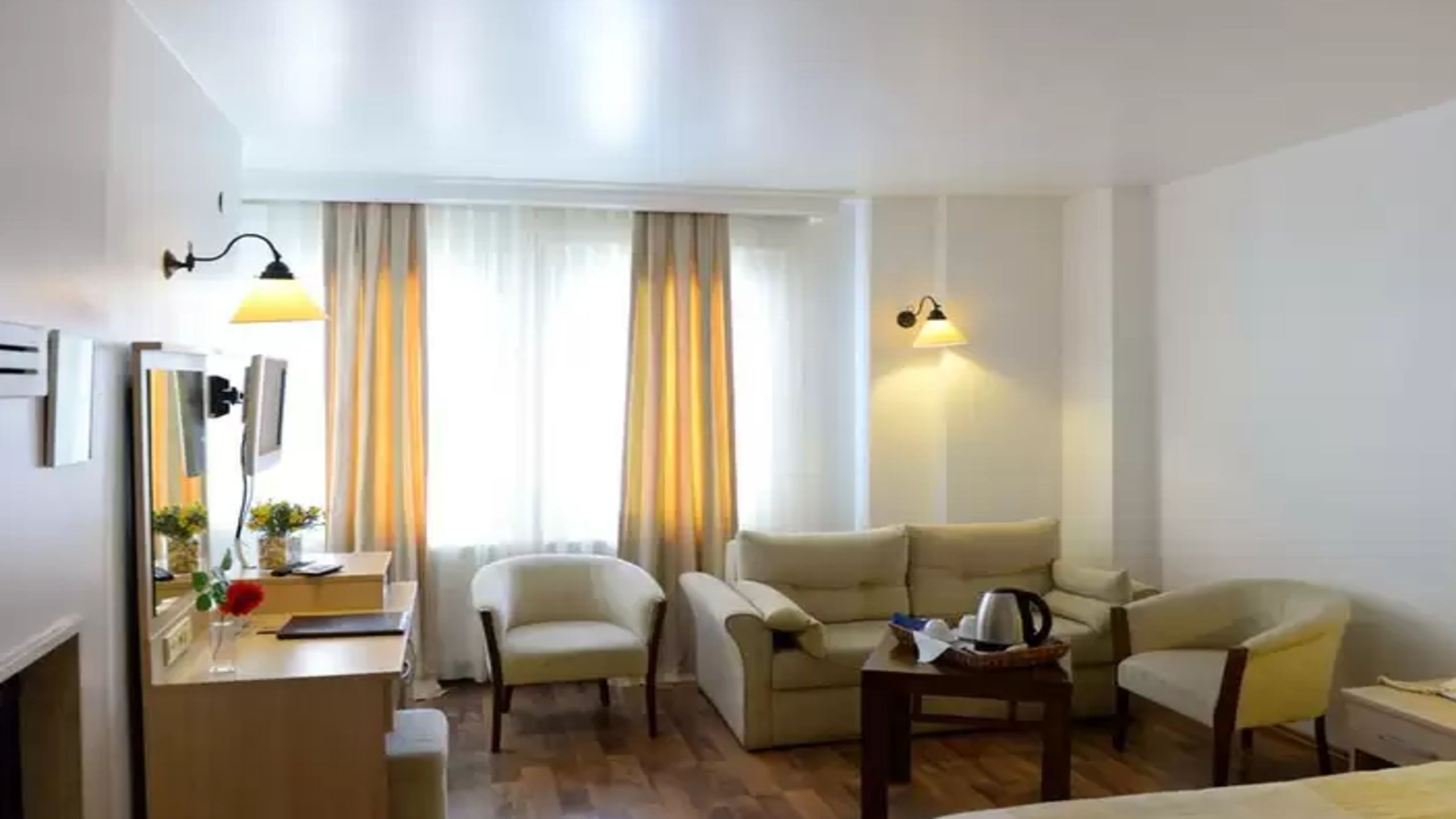 Bay Nihat Lale Otel