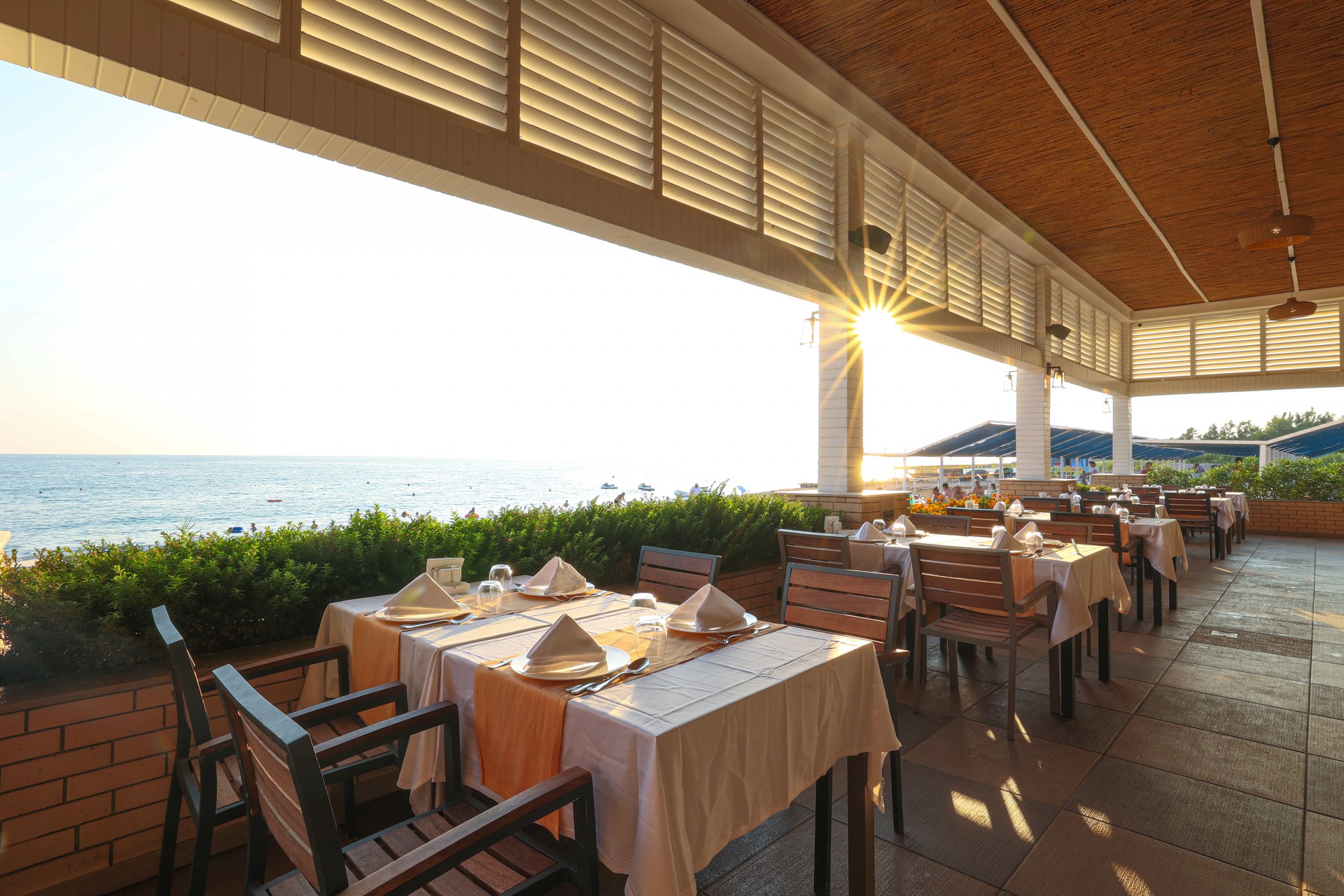 Crystal Admiral Resort Suites & Spa