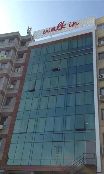 Walk In Hotel