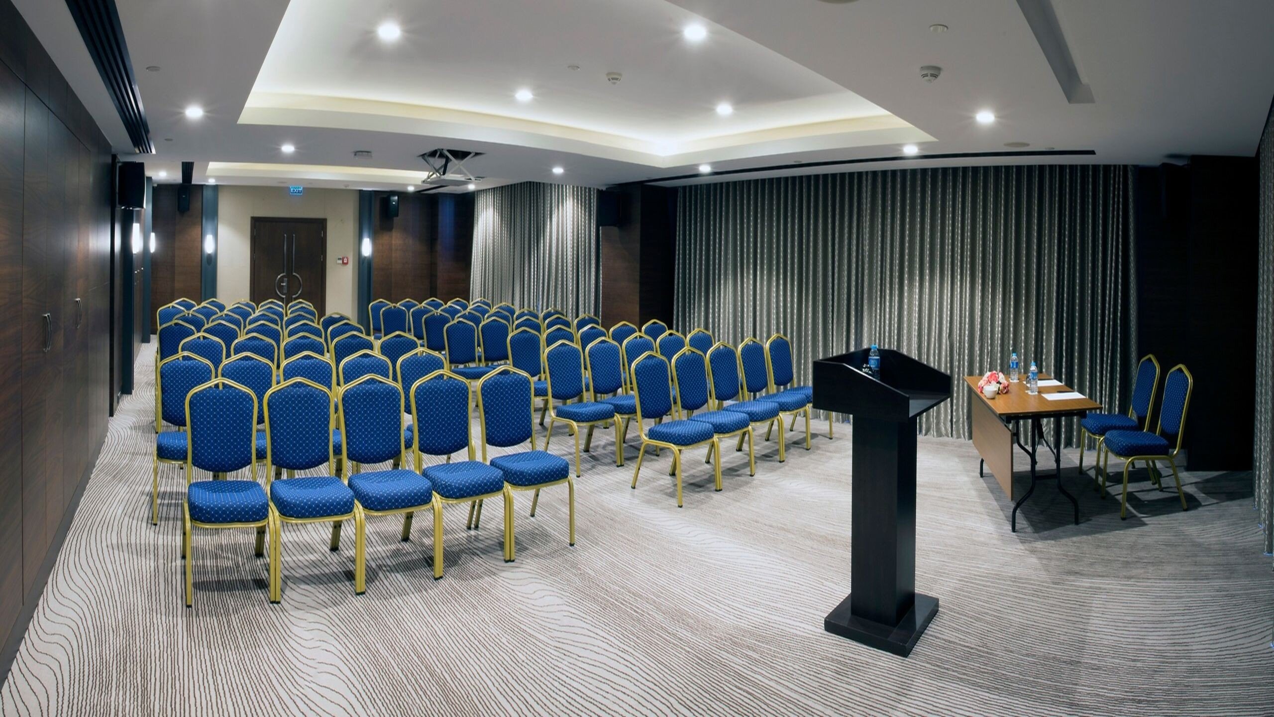 Grand Harilton Hotel · 5