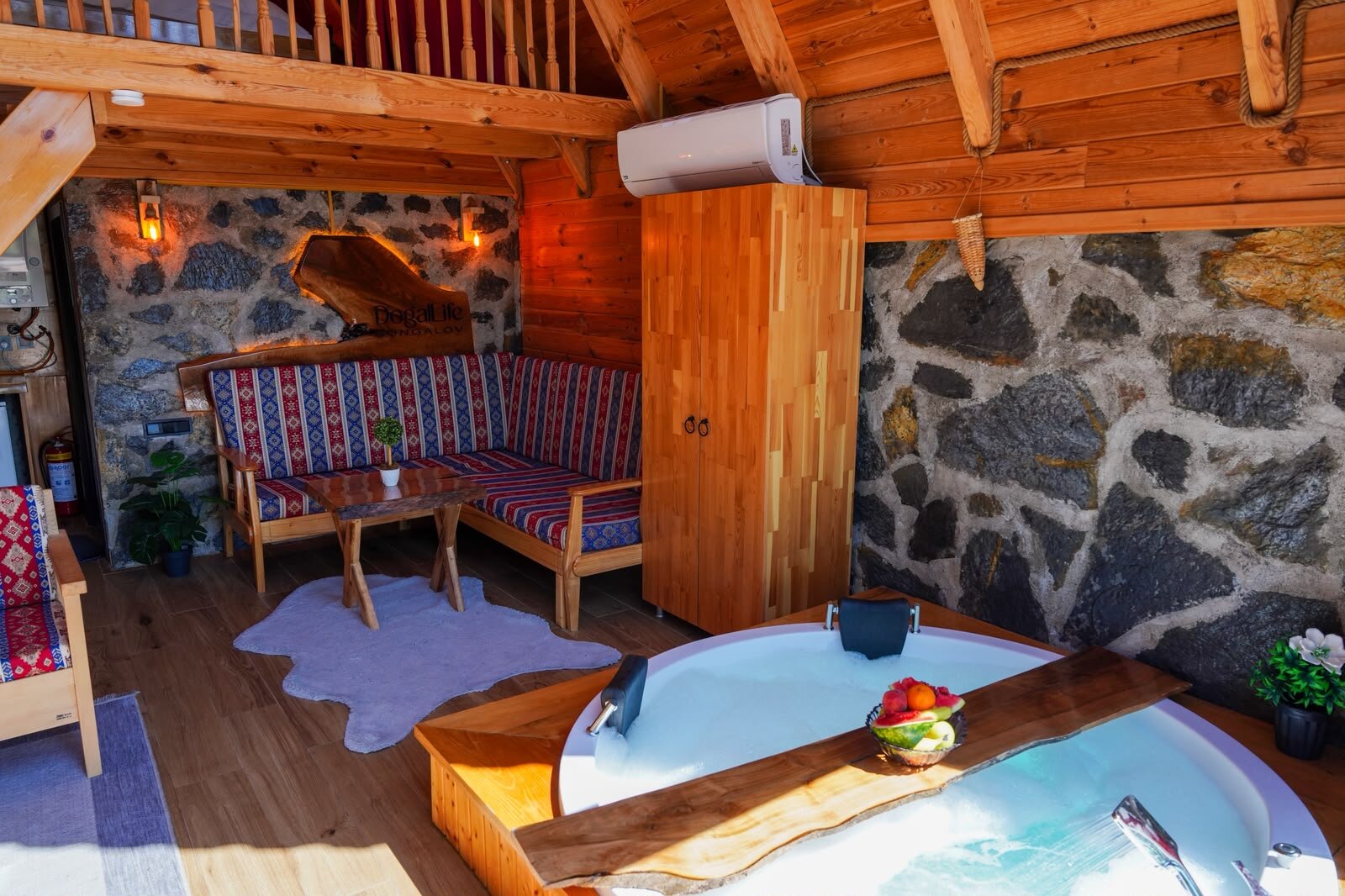 Kırmızı Bungalov