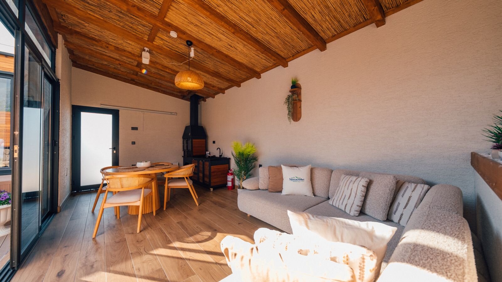 Deluxe Bungalov (Jakuzili, Isıtmalı Havuzlu)