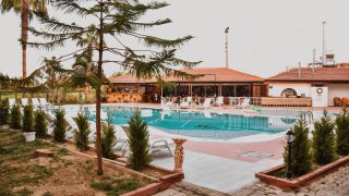 New Garden Hotel Side