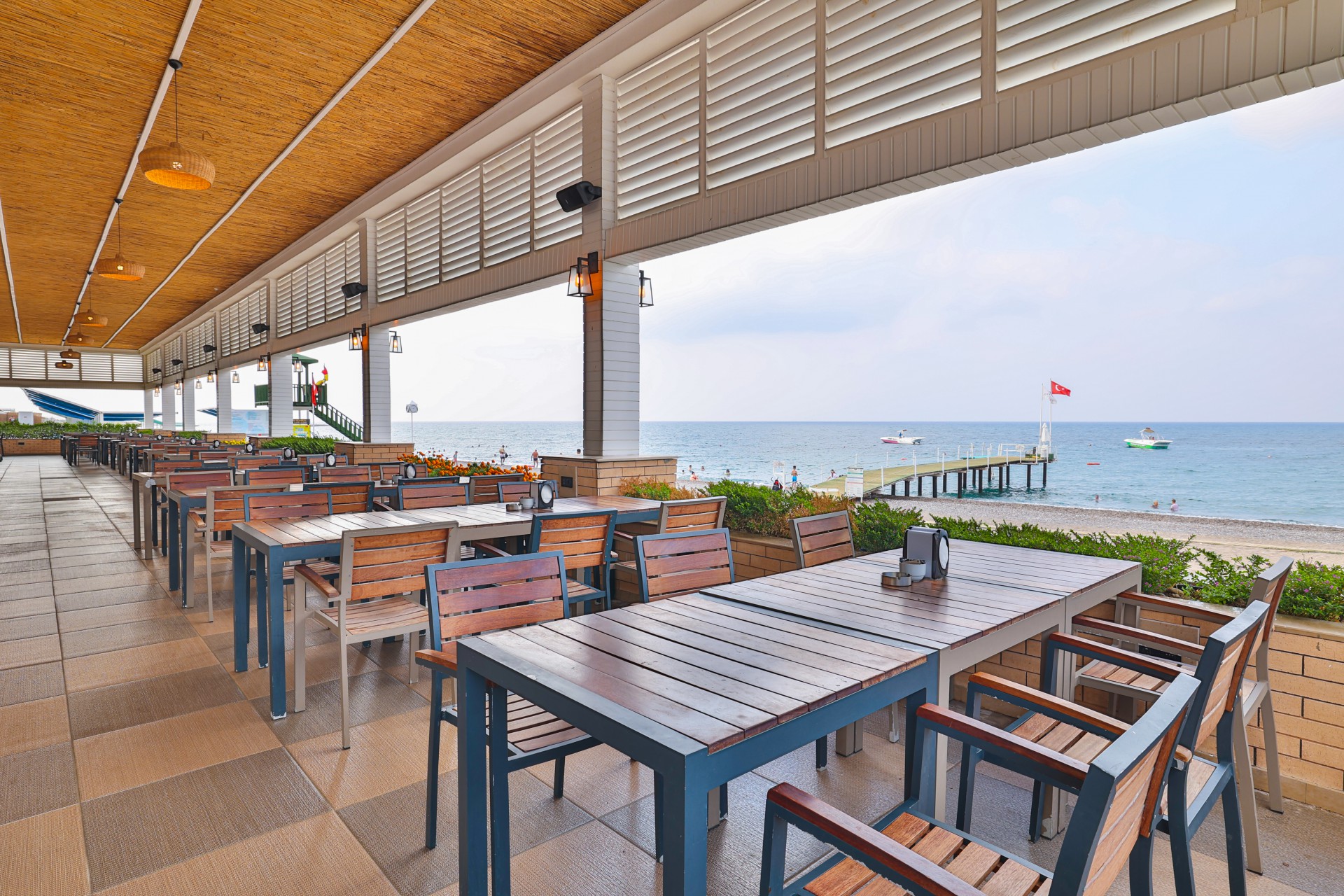 Crystal Admiral Resort Suites & Spa