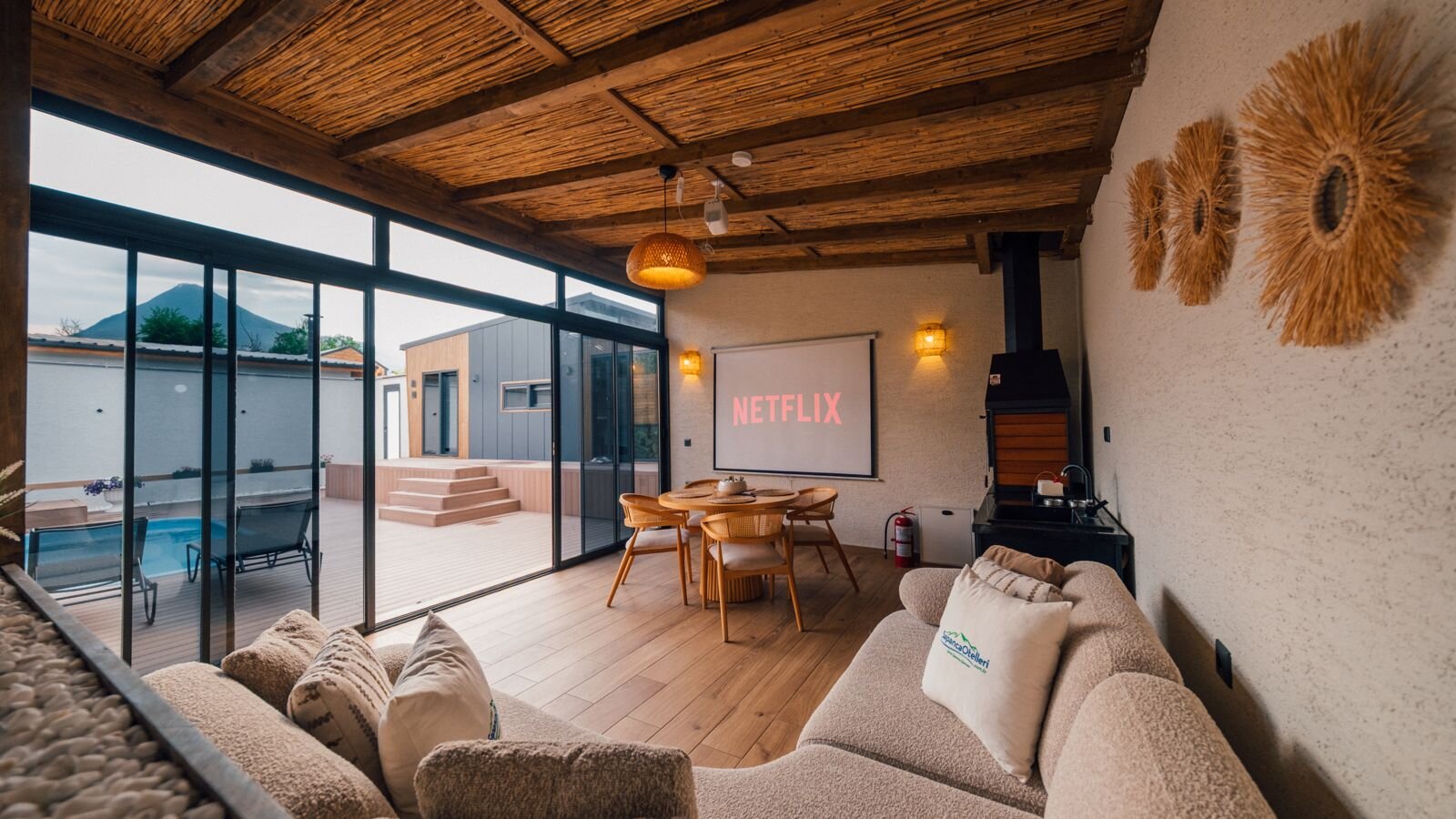 Superior Bungalov ( Jakuzili ve Isıtmalı Havuzlu)