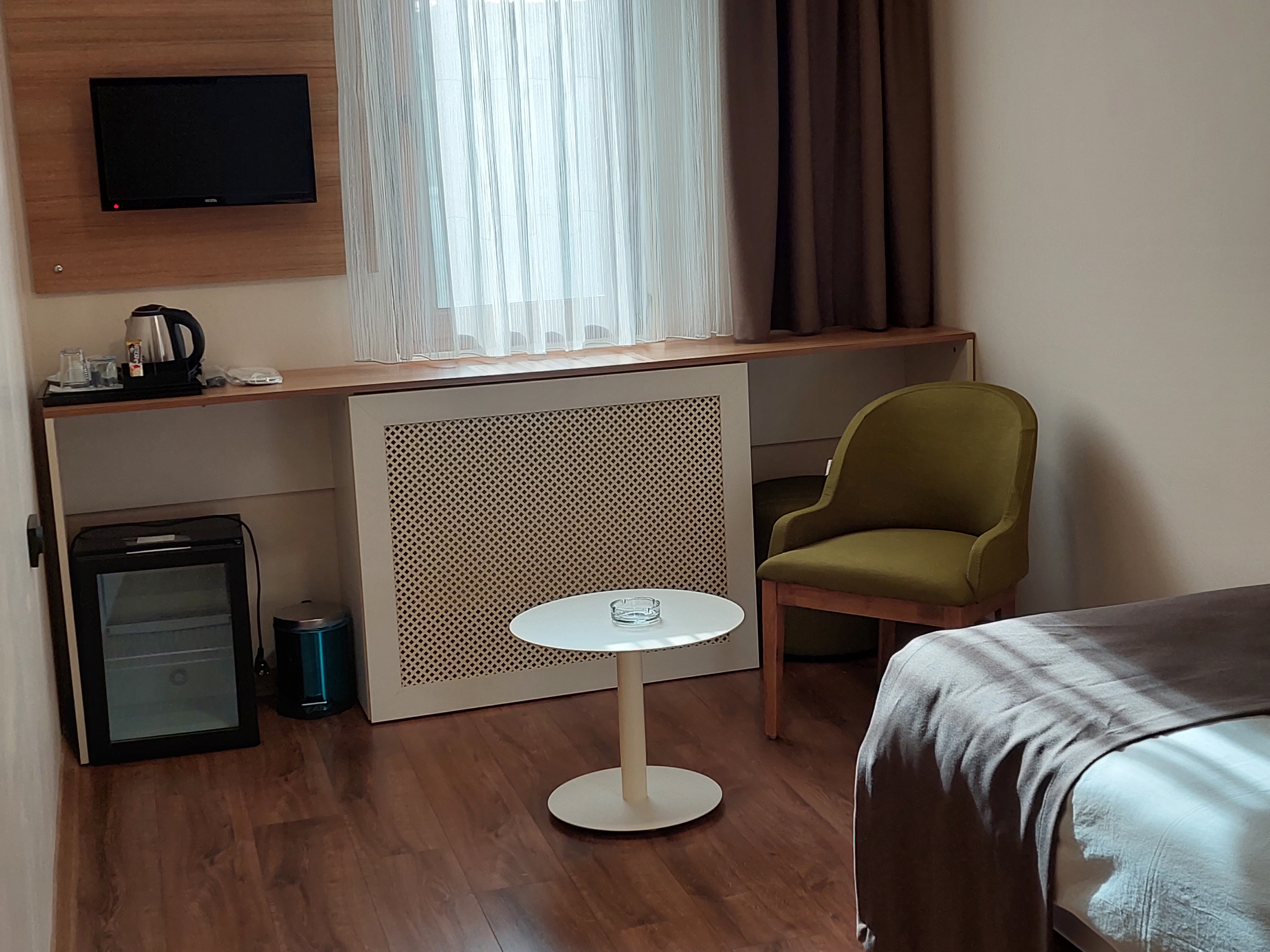 Economy Room