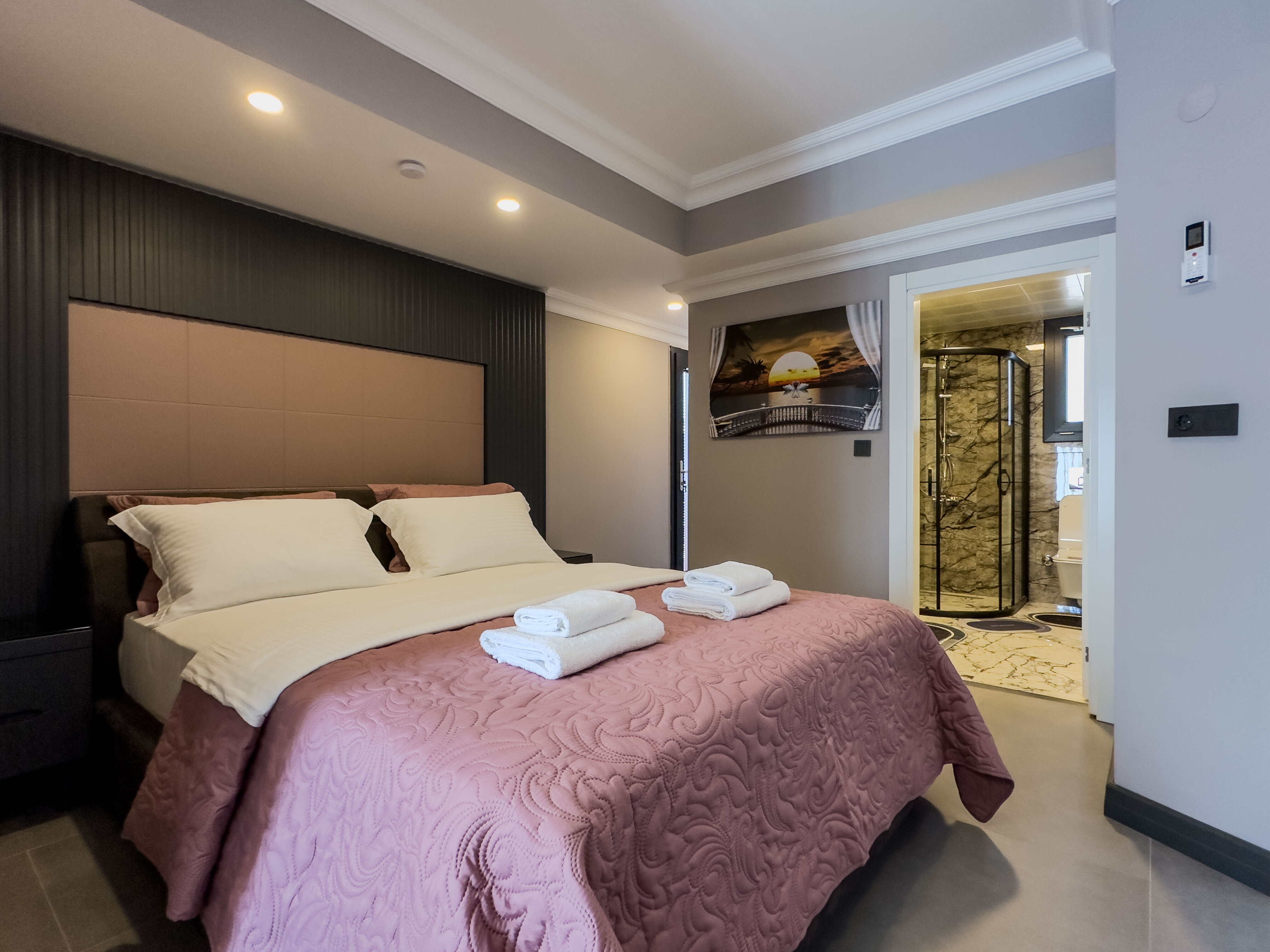 Deluxe Family Suite