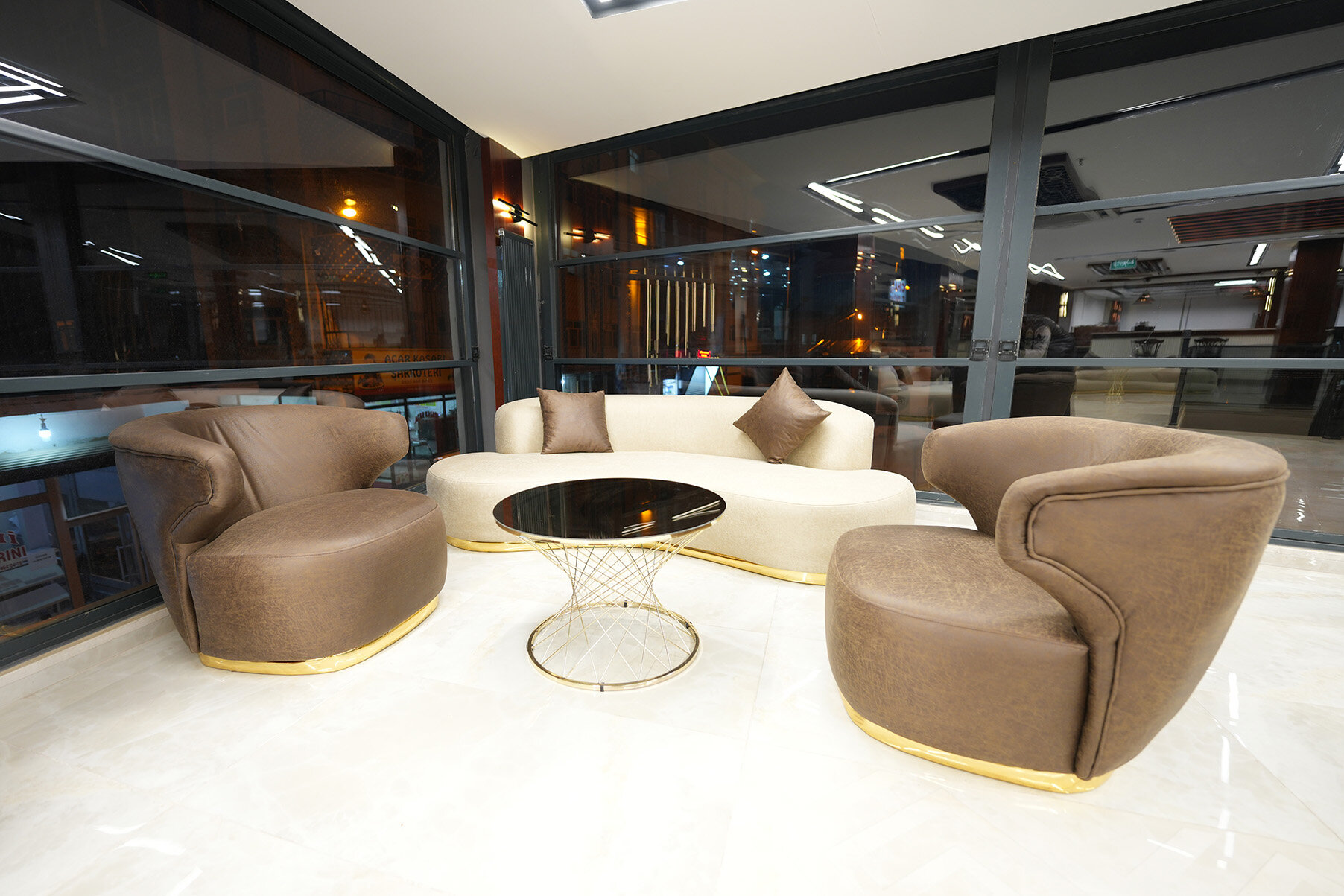 Assyria Hotel · 27