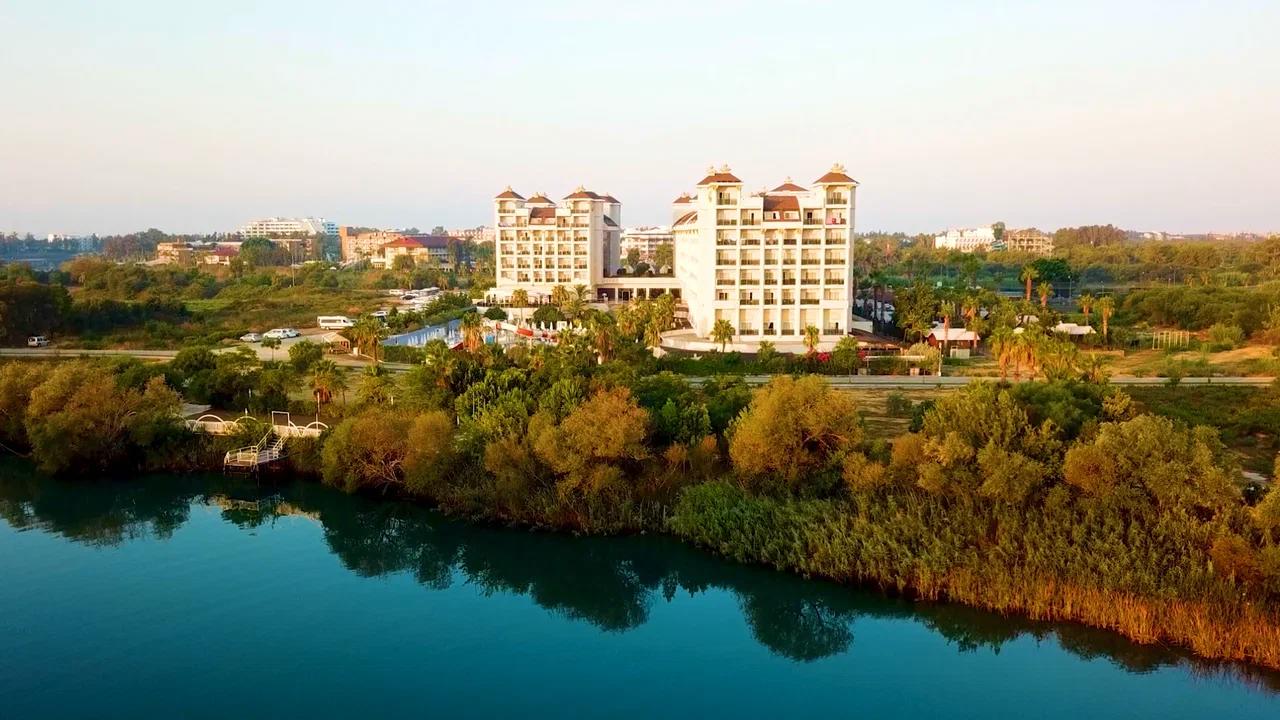 Lrs Lake River Side Hotel & Spa