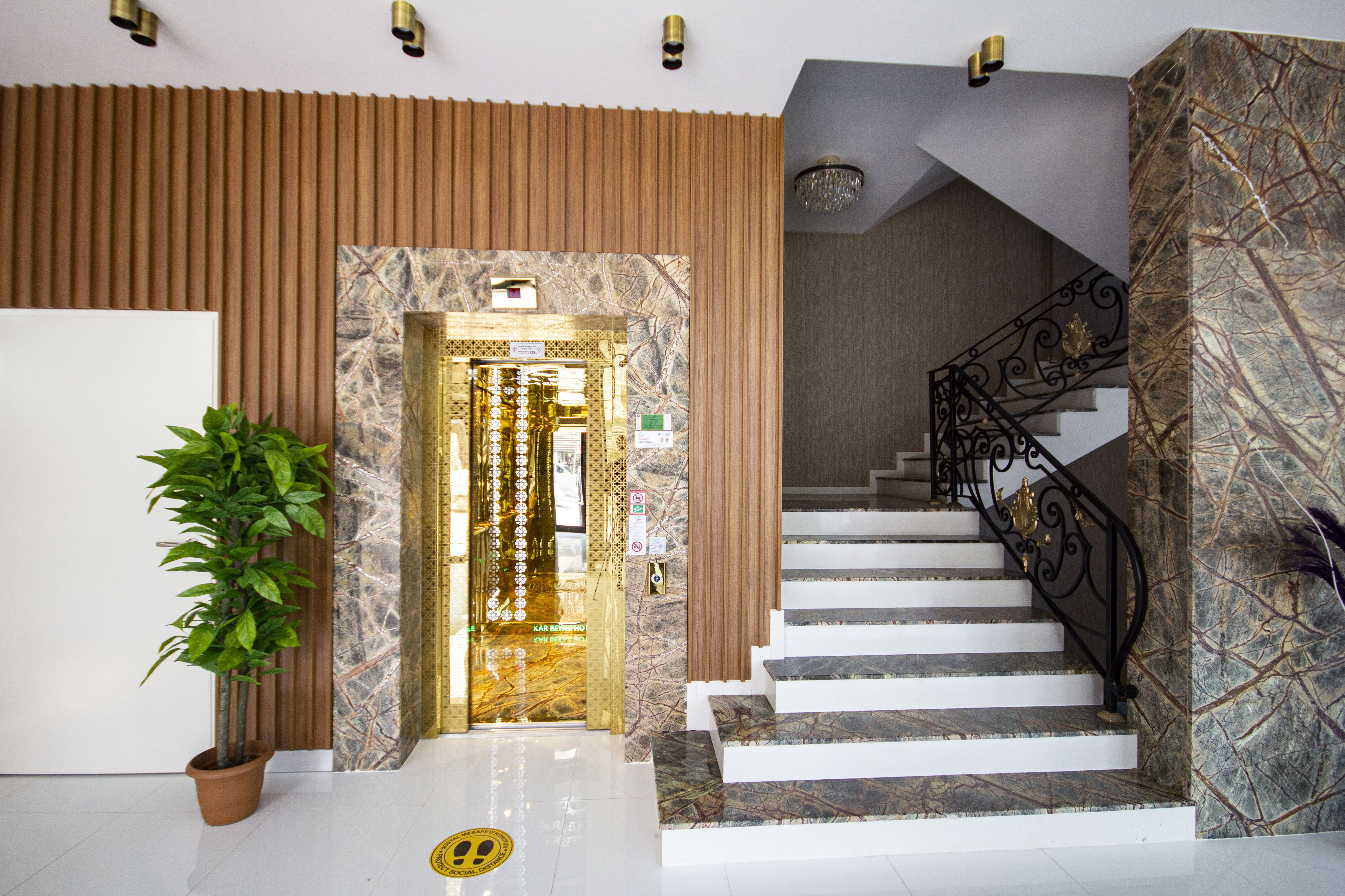 Kar Beyaz Hotel · 8