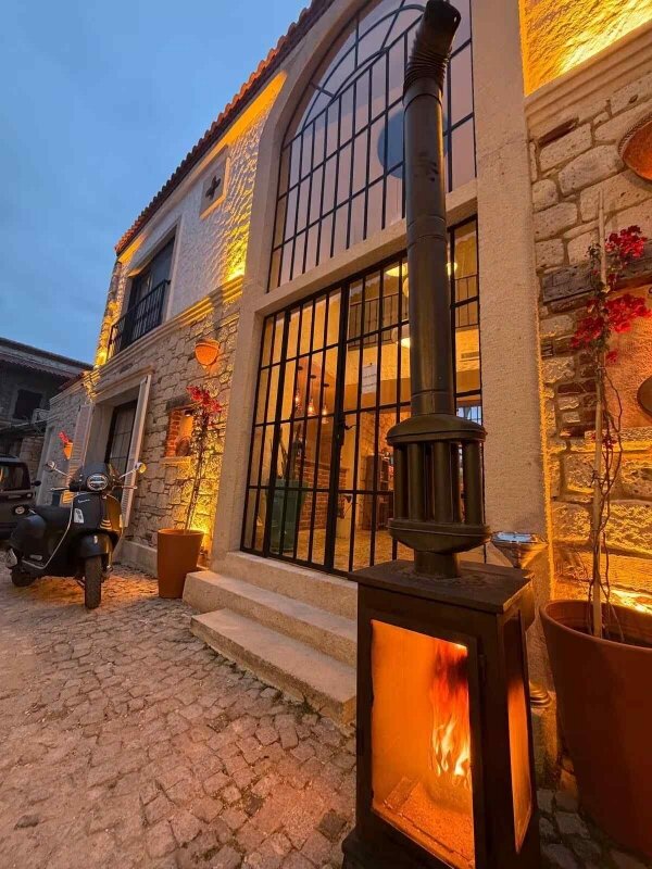 Thera Alaçatı Otel +12
