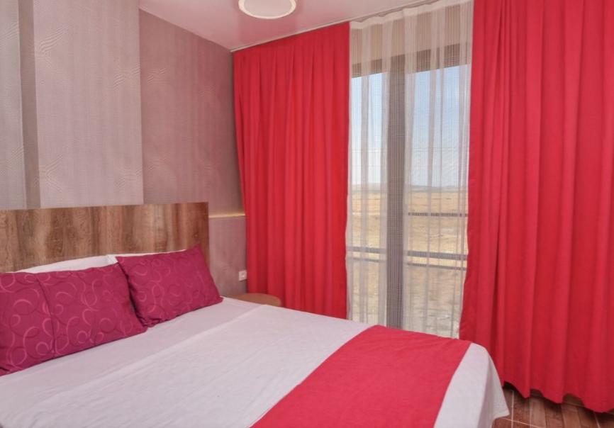 Standard Room, Land View