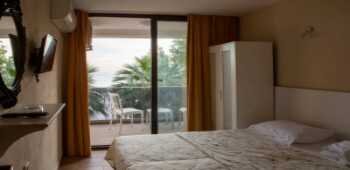 Yat Otel