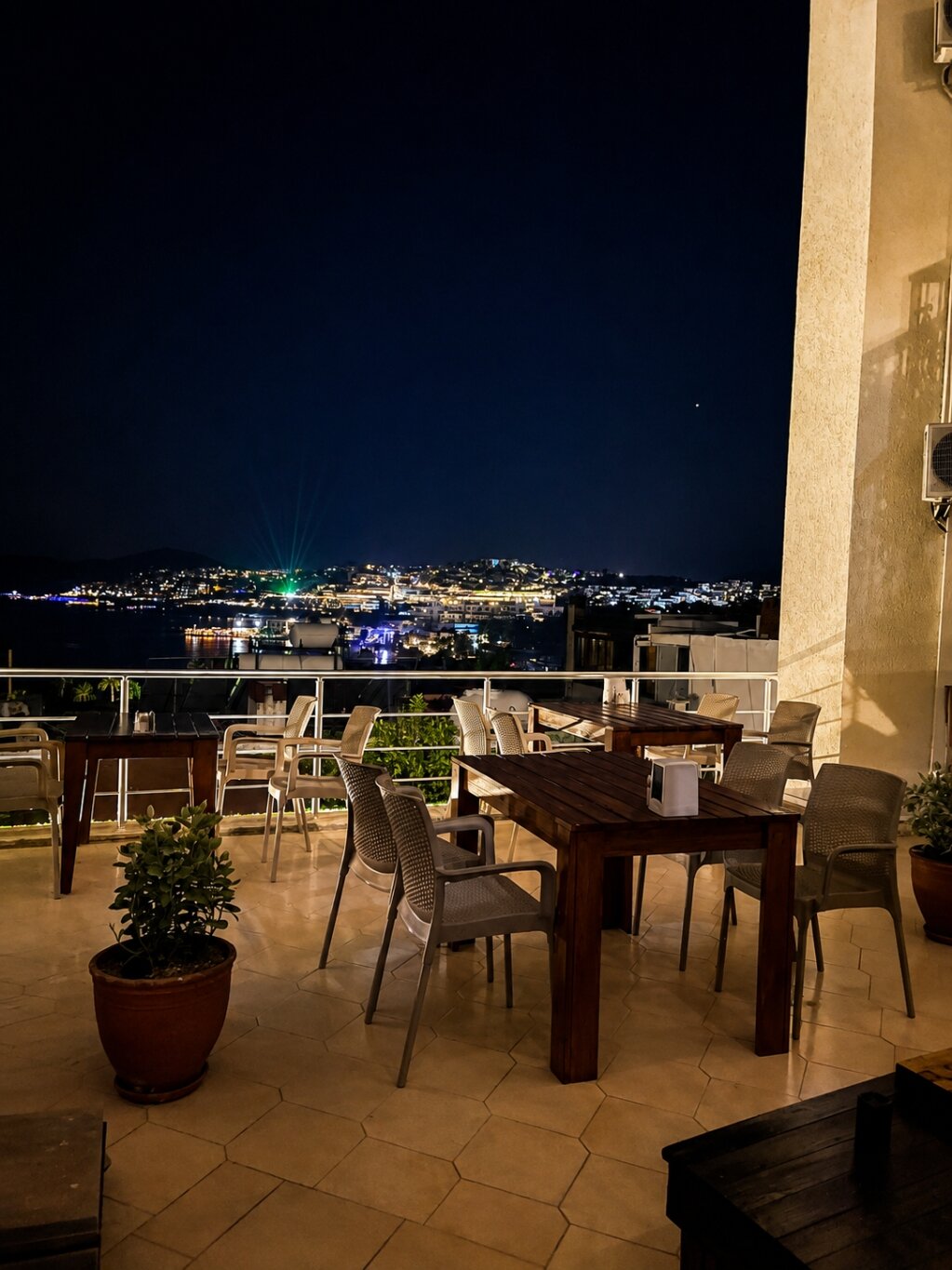Deniz 61 Otel · 19