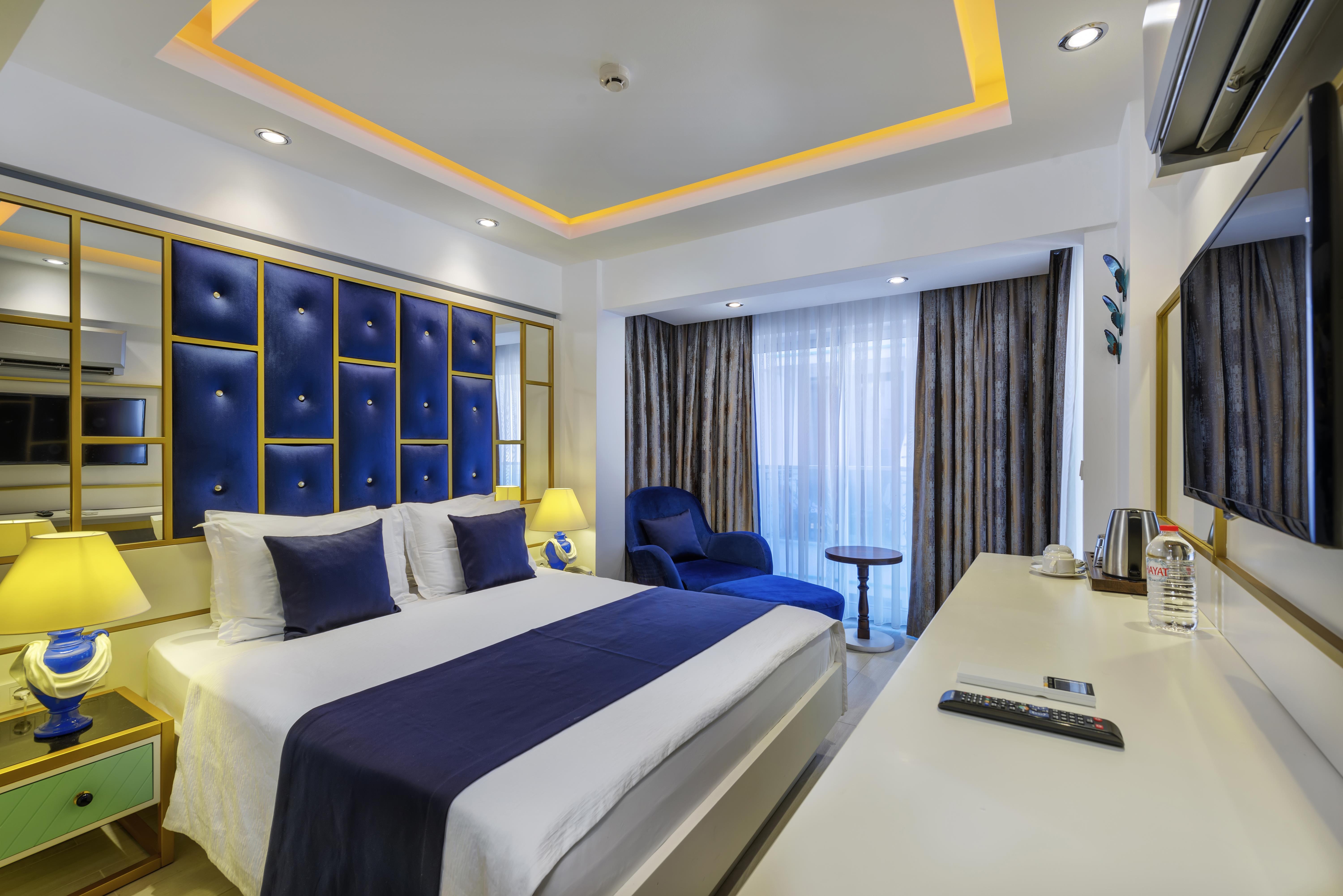 Standard Room, Partial Sea View