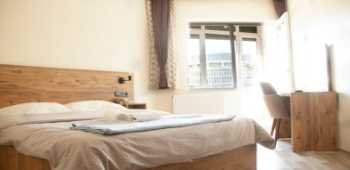 Parlak Otel · 42