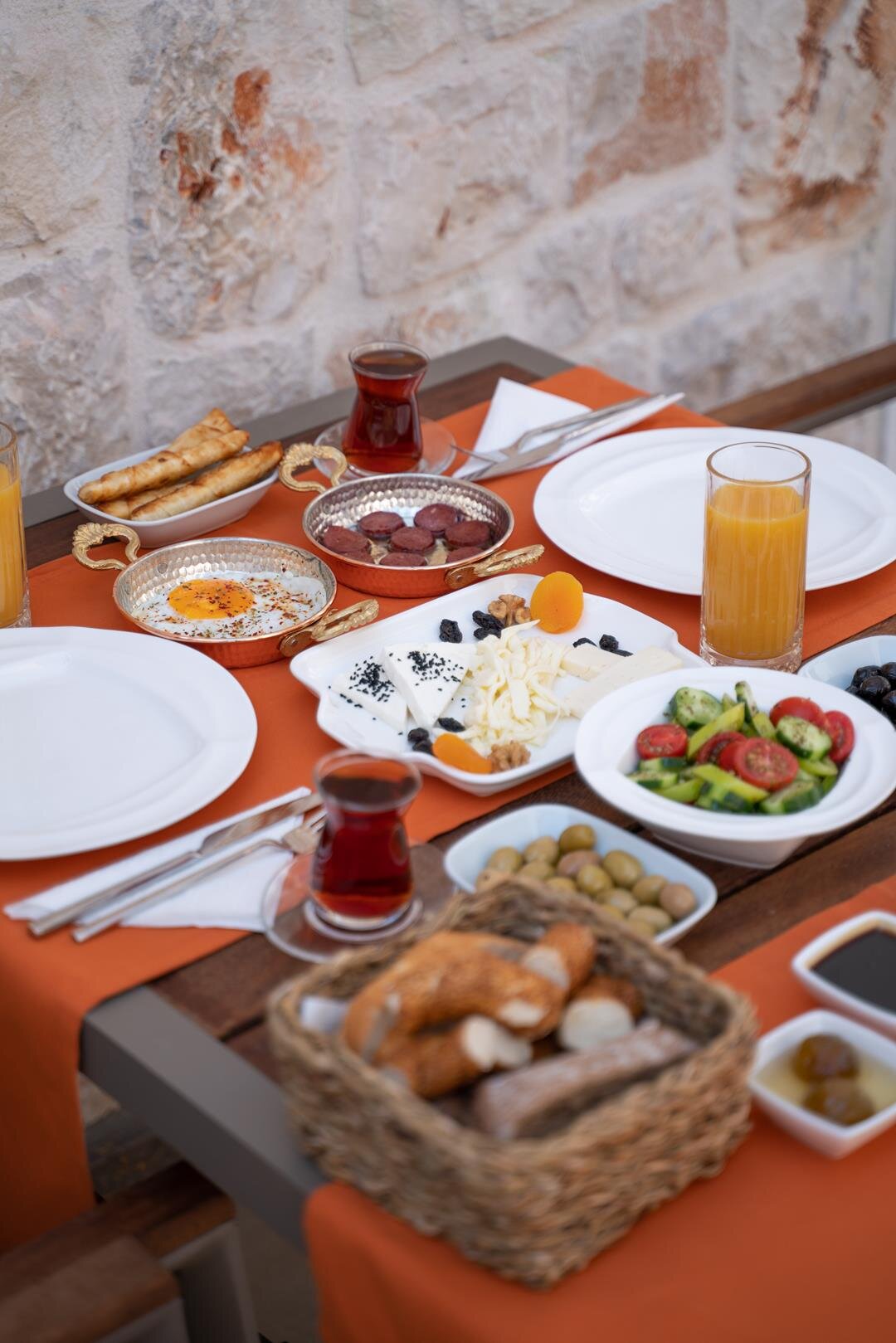 Muhtar Hotel