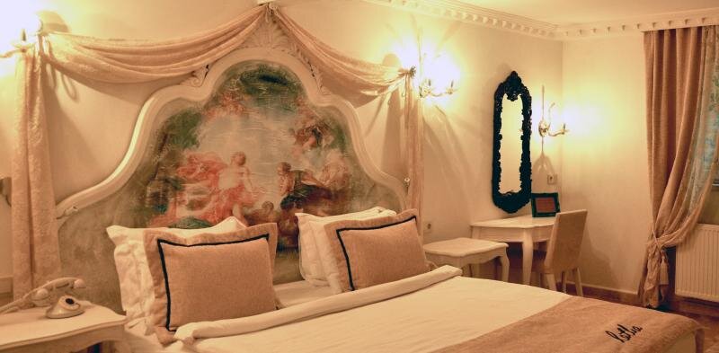Deluxe Suite Bahçe Manzaralı