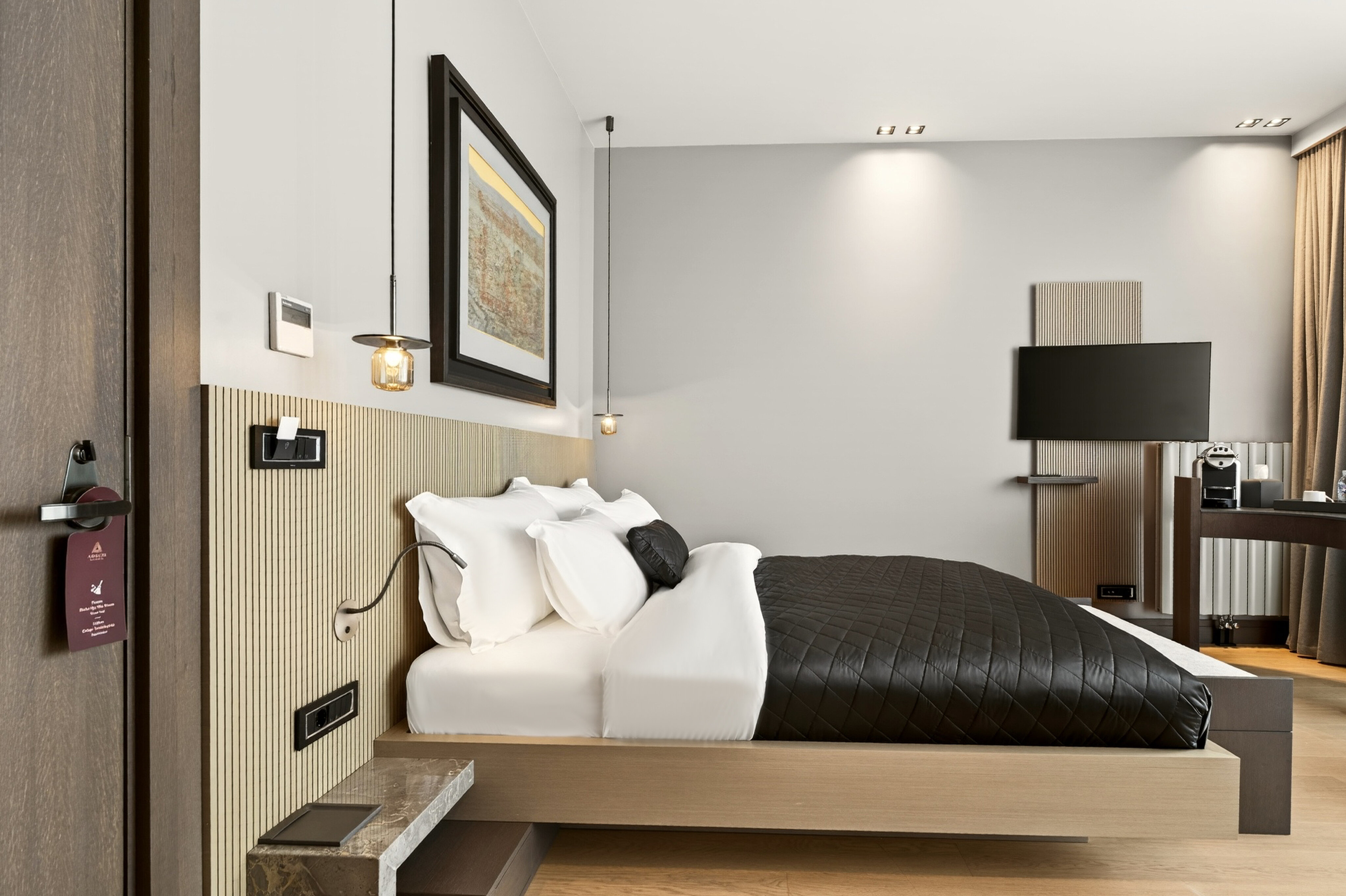 Deluxe King Suites